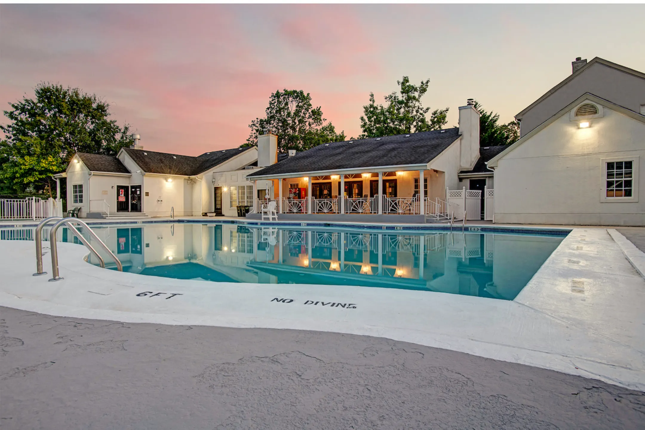 Royal Oaks East Garden 701 Royal Oaks Ct Monmouth Junction, NJ