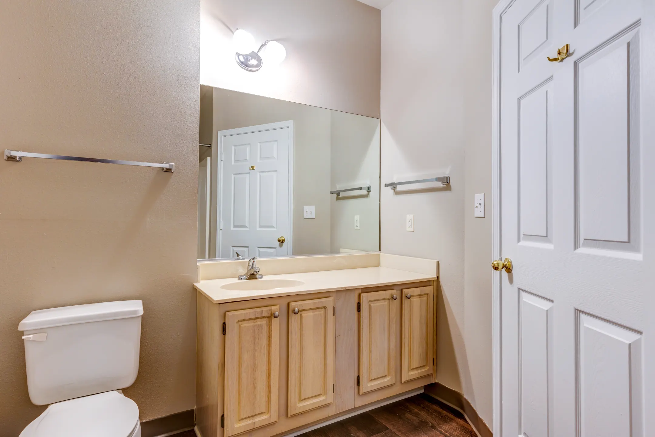 Bathroom - Cypress Lake - Biloxi, MS