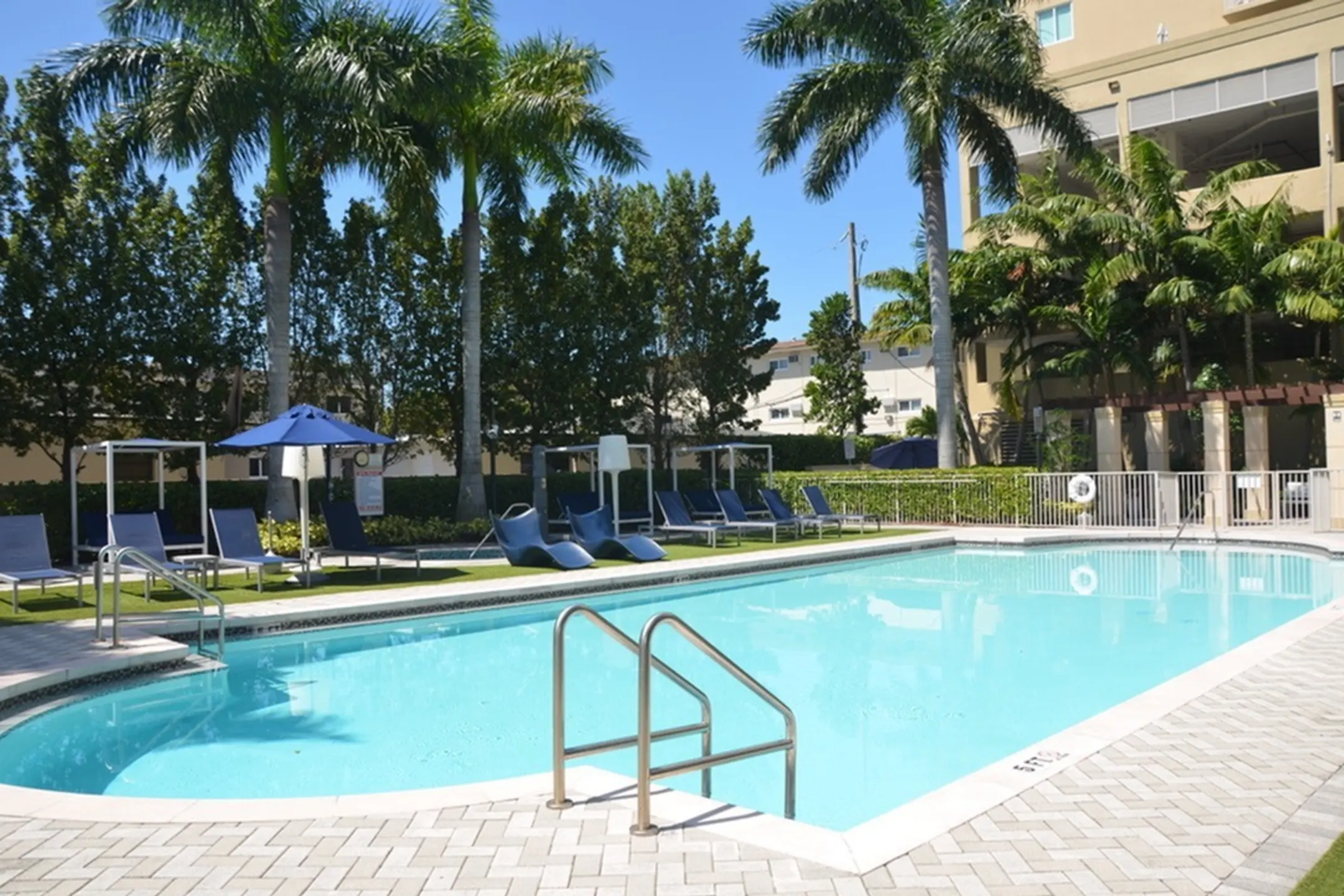 Pool - Gables 37 Grand - Miami, FL