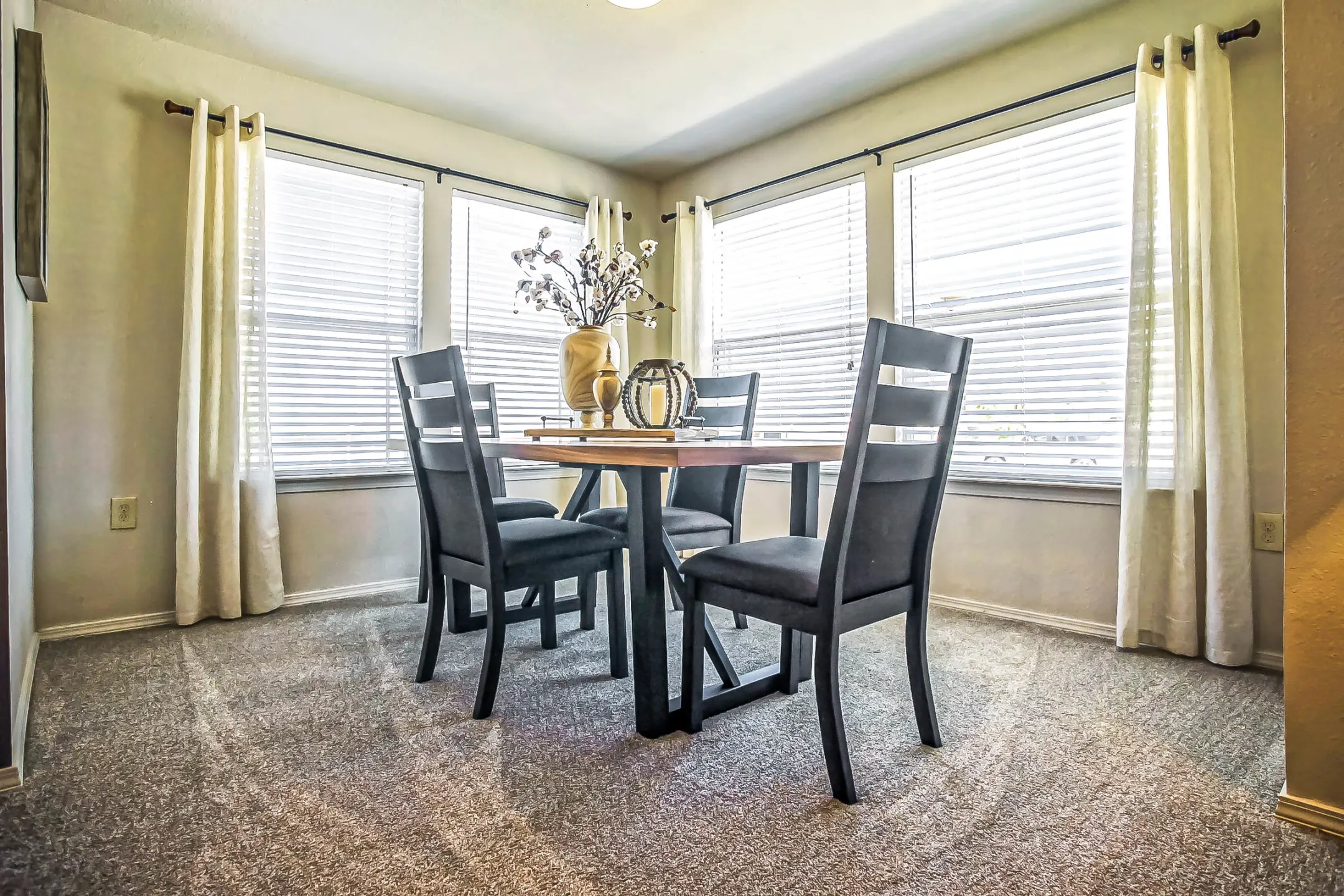 Dining Room - Cottages at Tallgrass Point - Owasso, OK