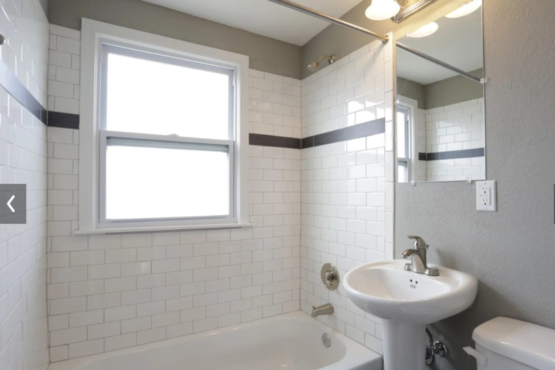 Bathroom - Warwick Court Townhomes - Kansas City, MO