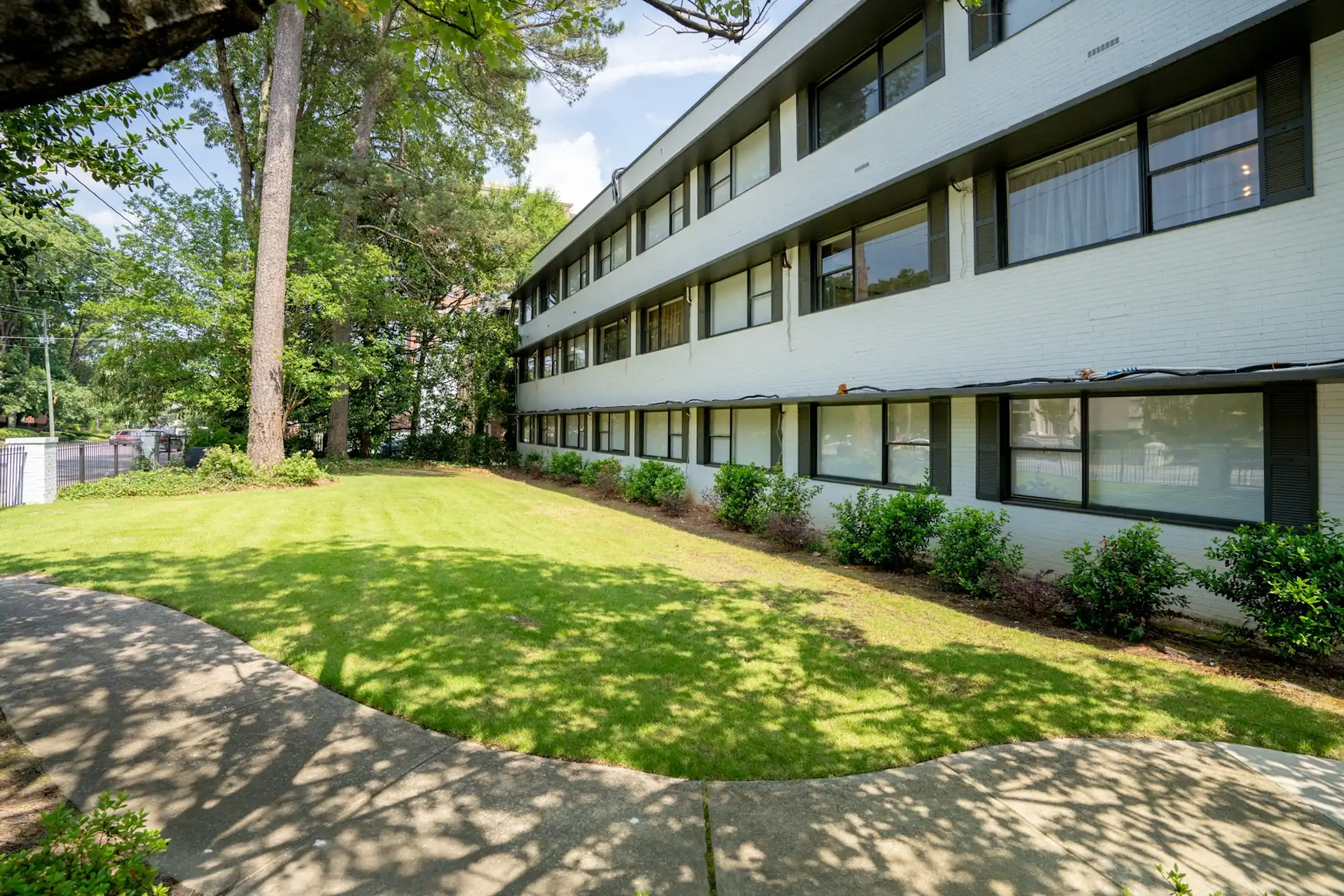 House at Phipps 3645 Peachtree Road Northeast Atlanta, GA