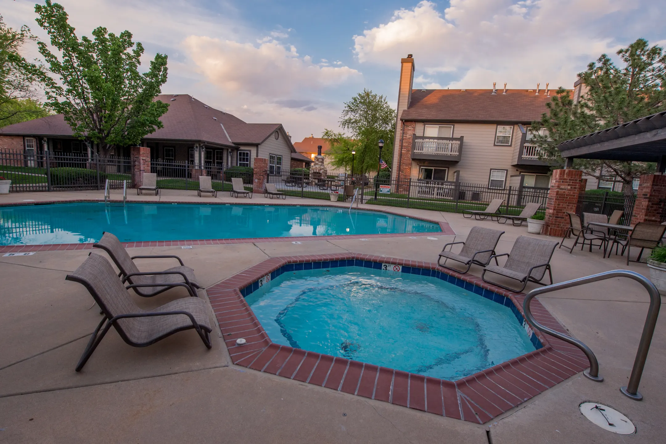 Pool - Huntington Park - Wichita, KS