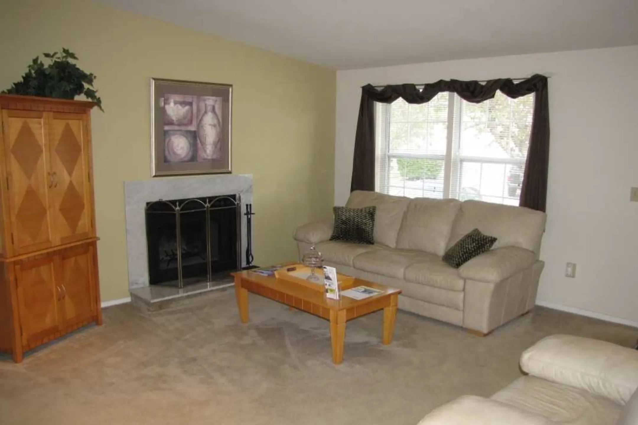 Living Room - Harbor Ridge At Landen - Maineville, OH
