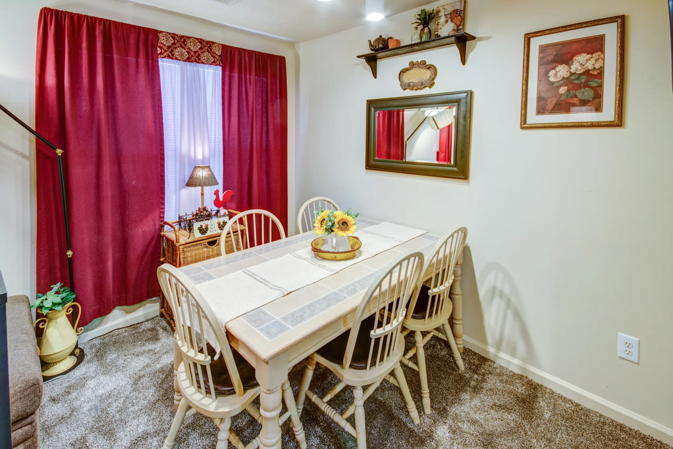 Dining Room - Springview Apartment Homes - Newburgh, IN