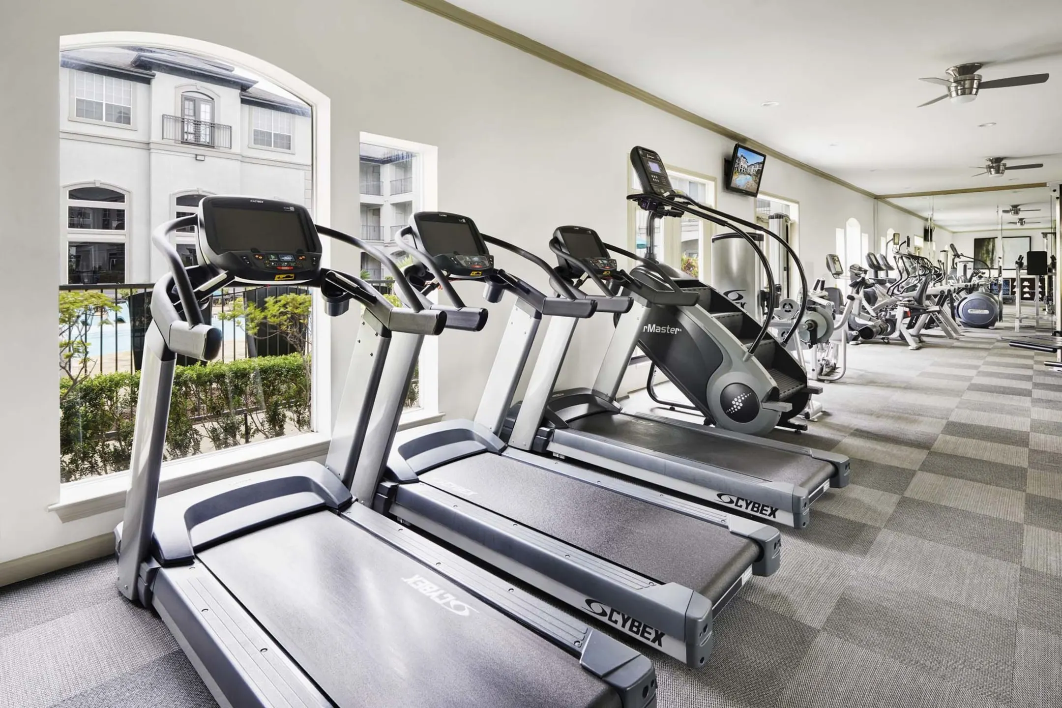 Fitness Weight Room - Camden Midtown Houston Apartments - Houston, TX