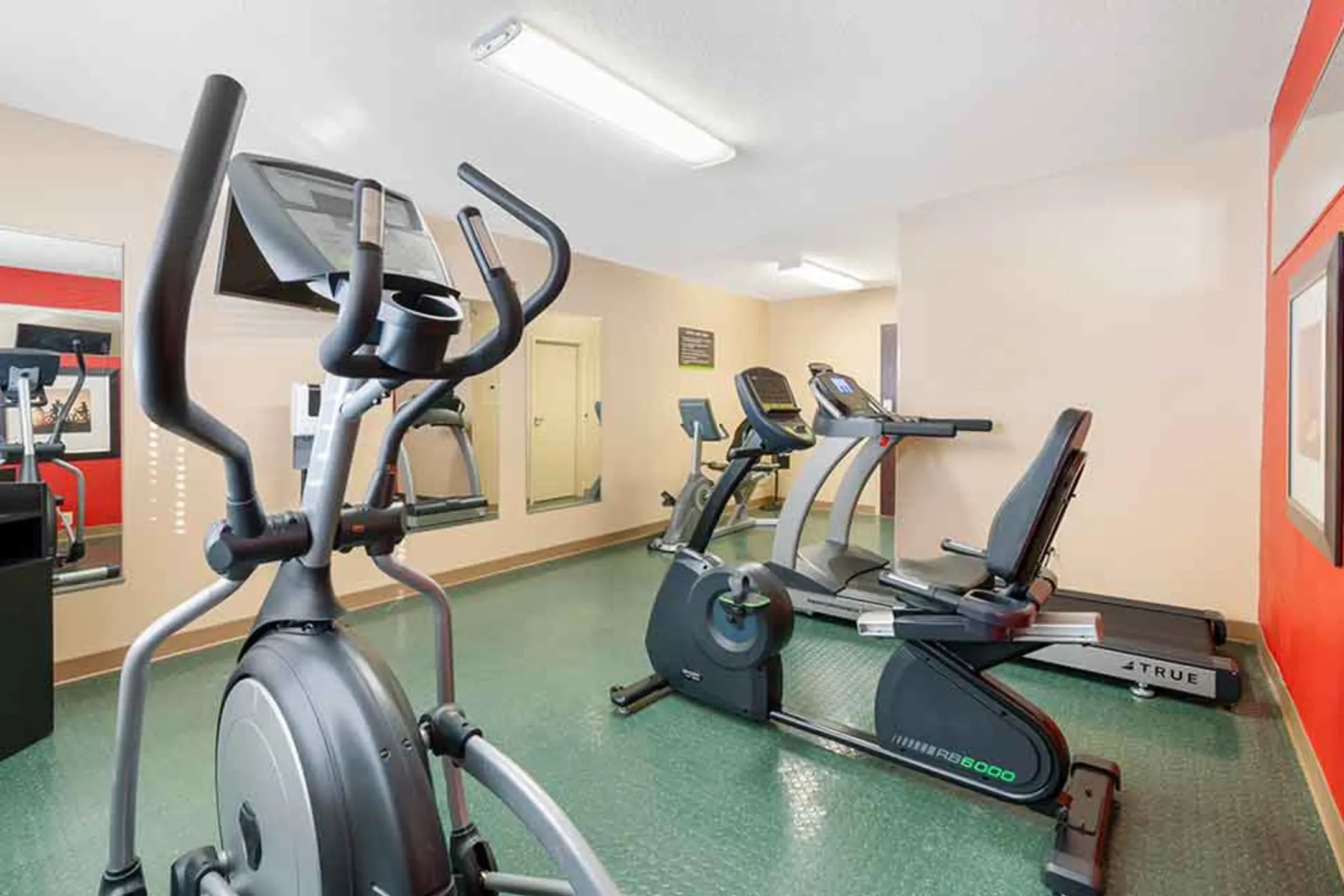 Furnished Studio Cincinnati Covington Apartments Covington, KY 41011