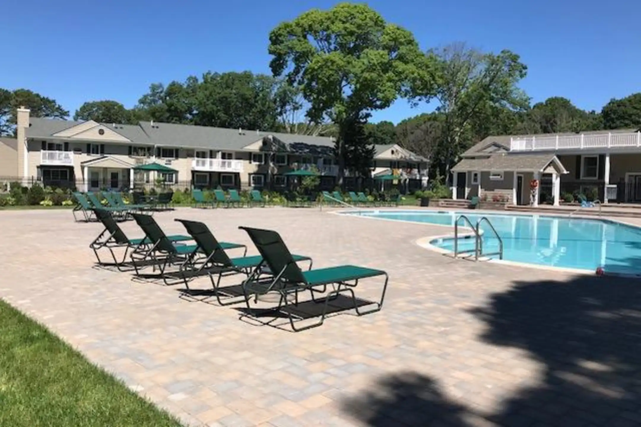 Fairfield Townhouses at Coram Apartments Coram, NY 11727