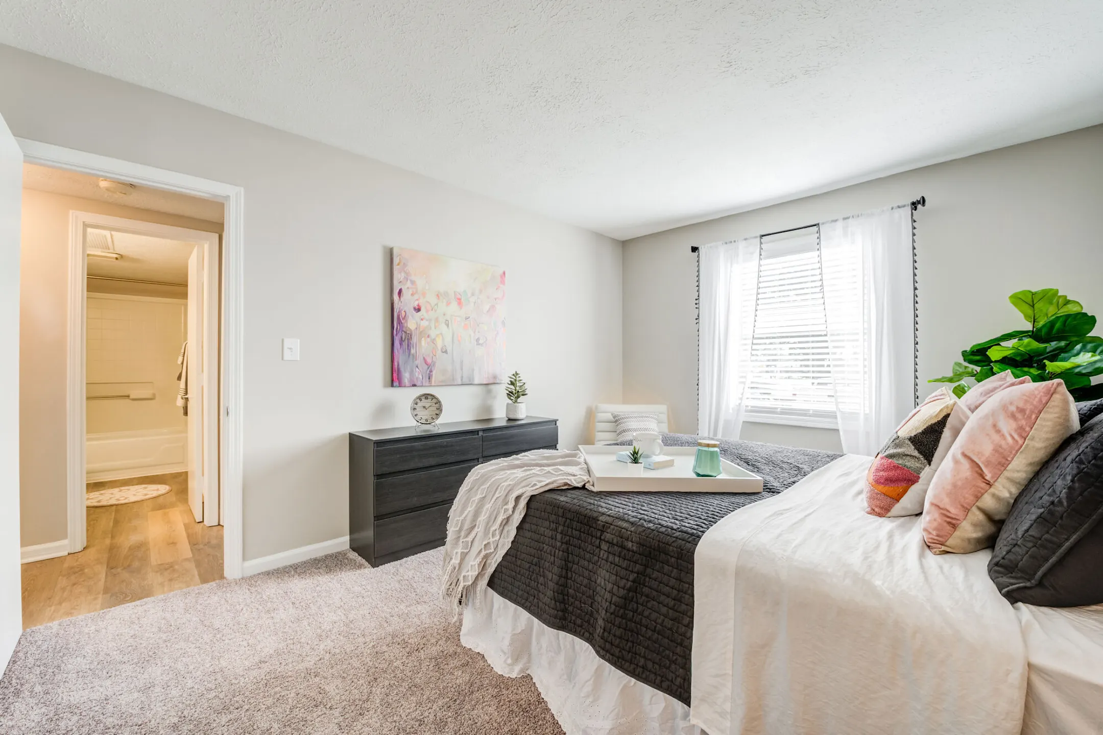 Valle Vista Armes Apartments Greenwood, IN 46143