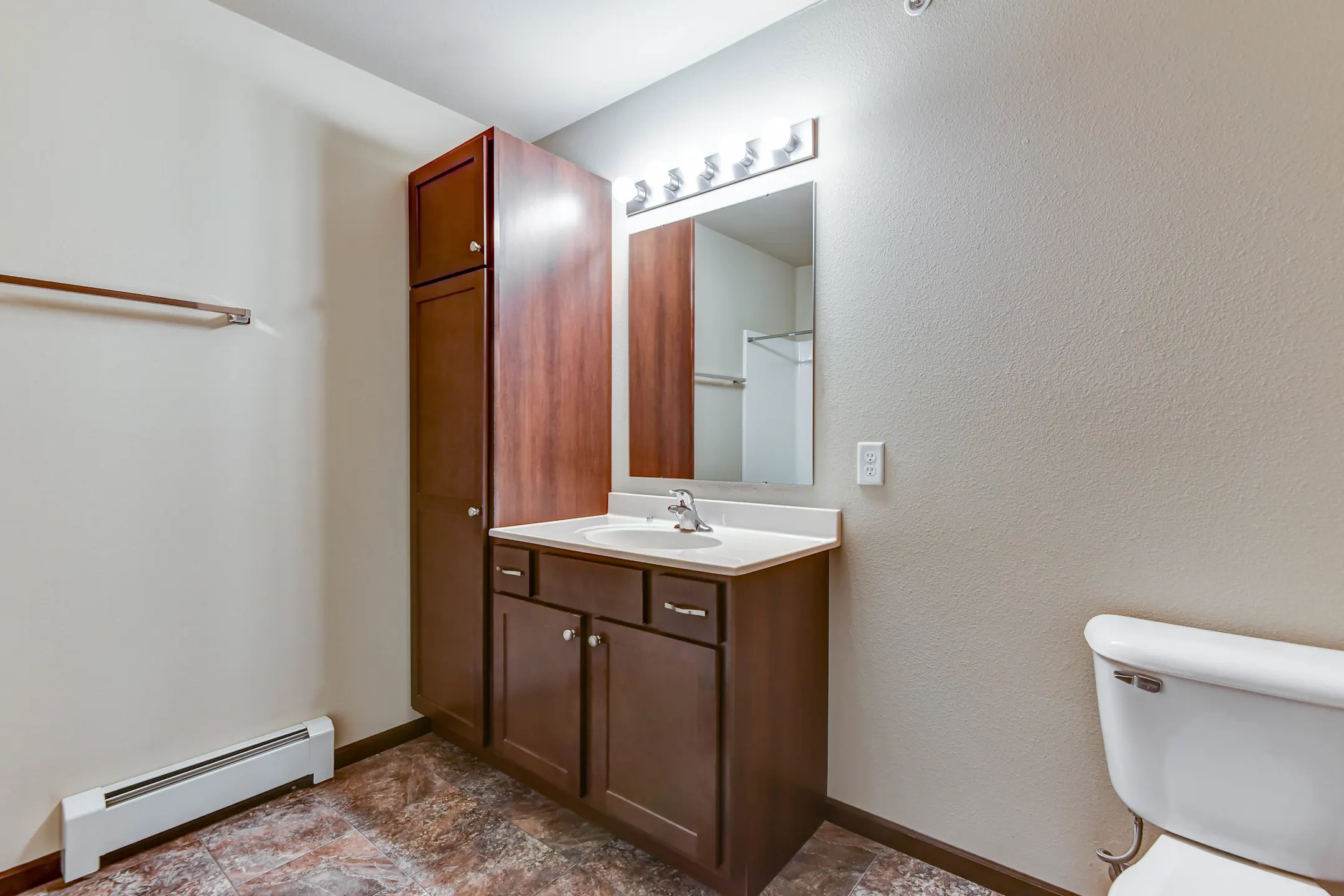 Spring Lake Apartments (WI) Apartments Beaver Dam, WI 53916