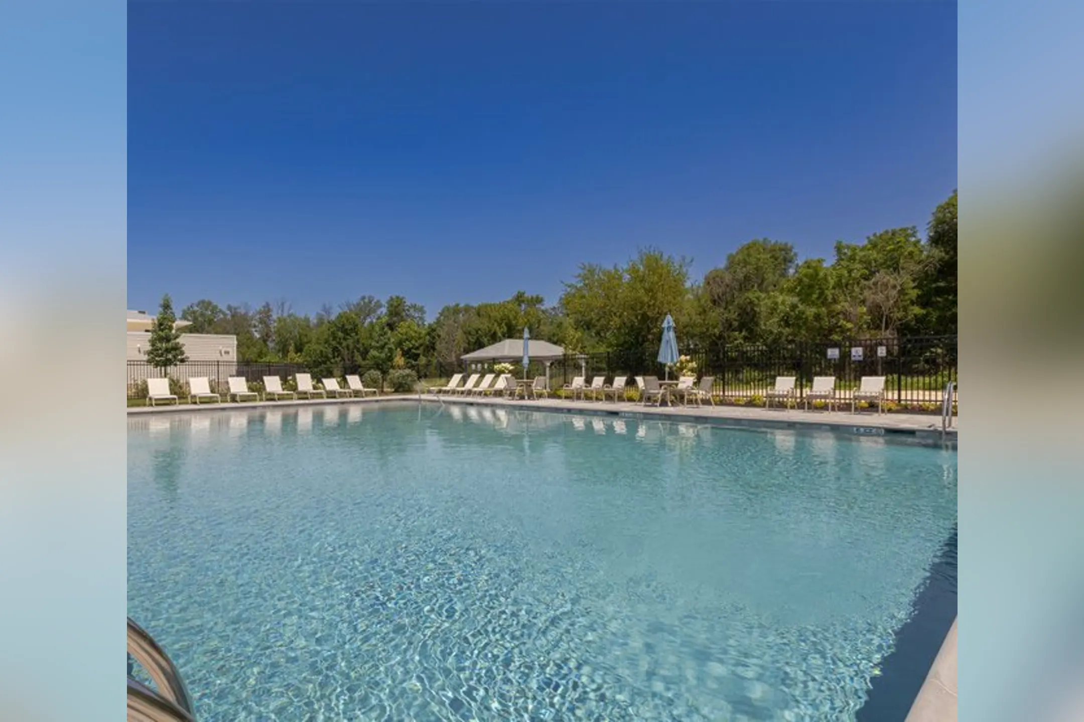 Pool - Fox Meadow Apartments and Townhomes - Maple Shade, NJ