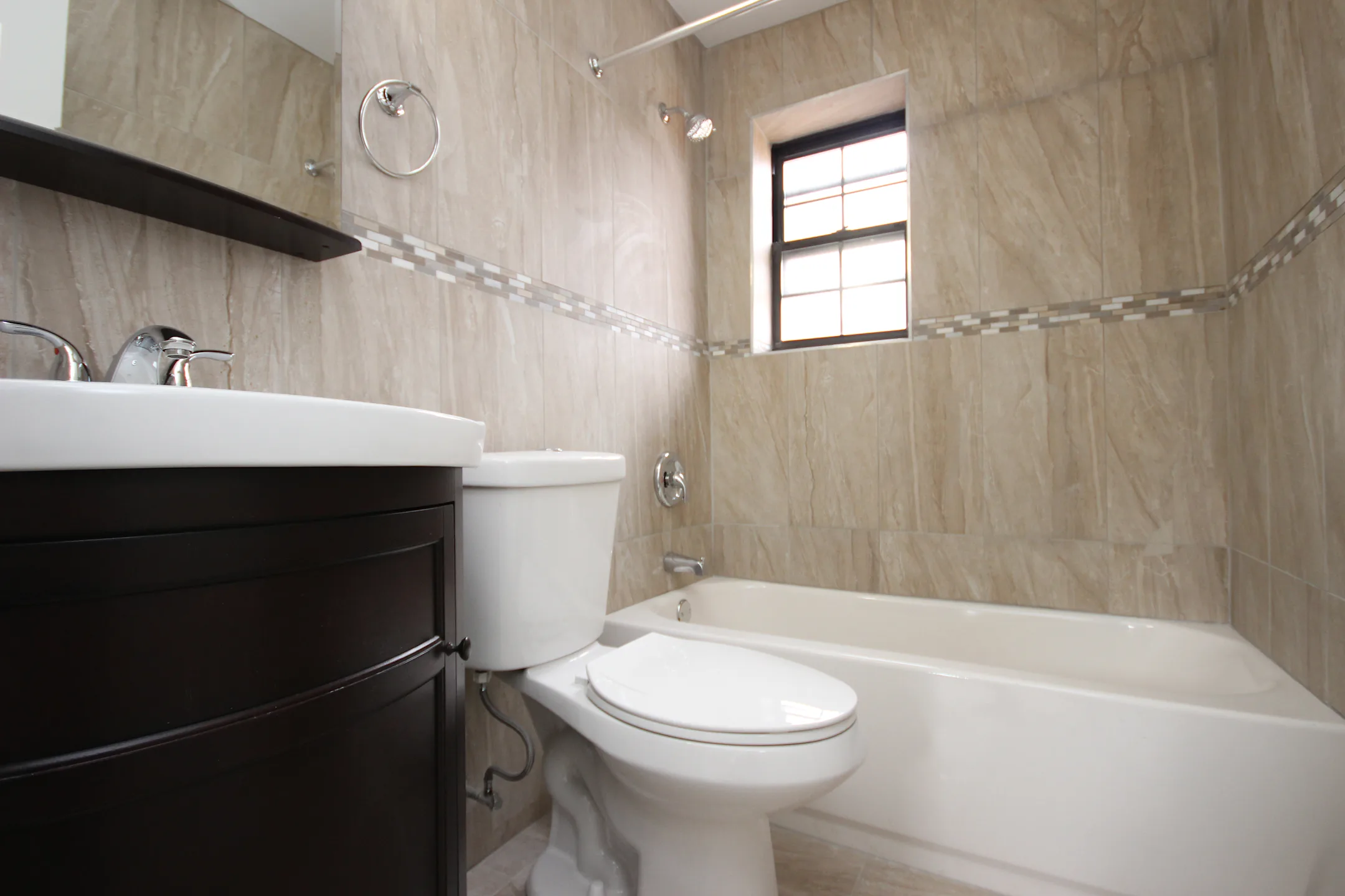 Shadyside Apartments 6005 Fifth Avenue Pittsburgh, PA Apartments