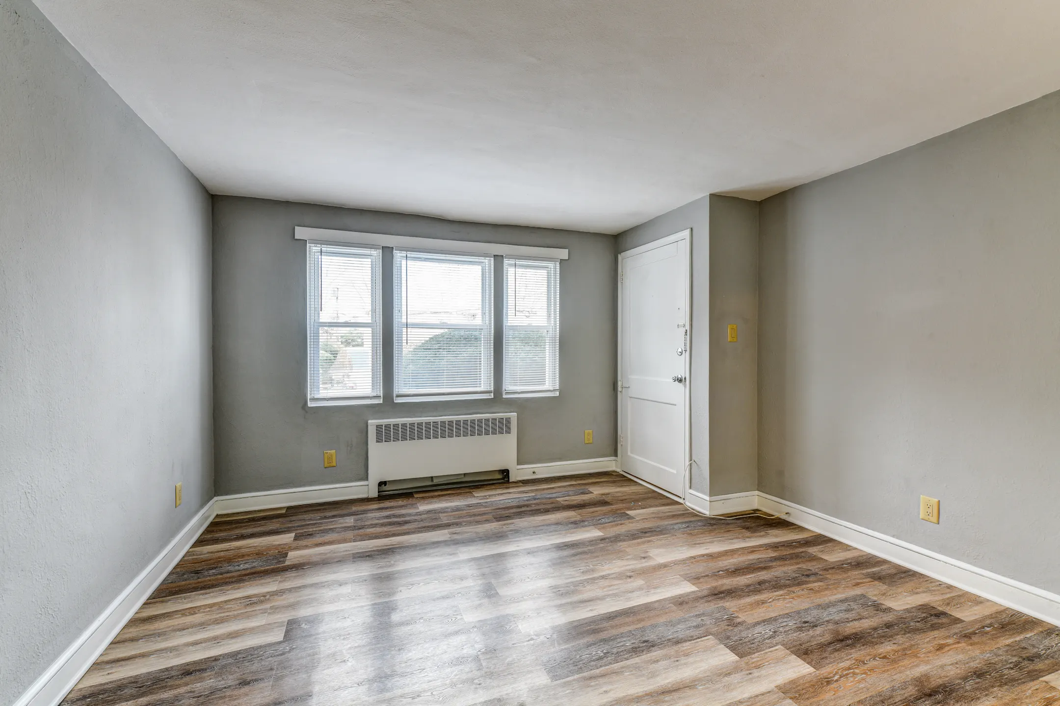 Oakland Gardens Apartments Oaklyn, NJ 08107