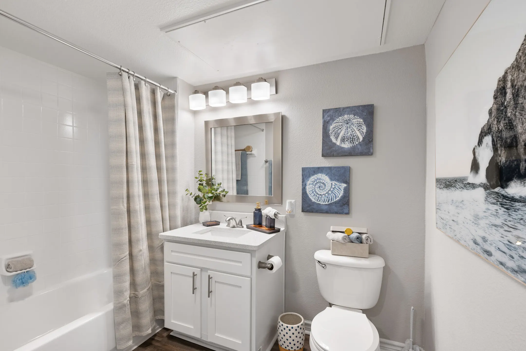 Bathroom - Park At Woodmoor - Shenandoah, TX
