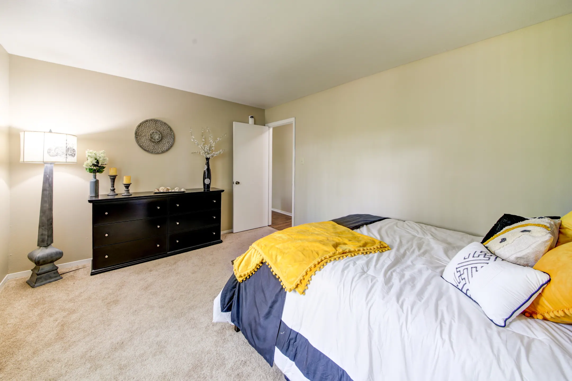 Bedroom - Suson Pines - Saint Louis, MO