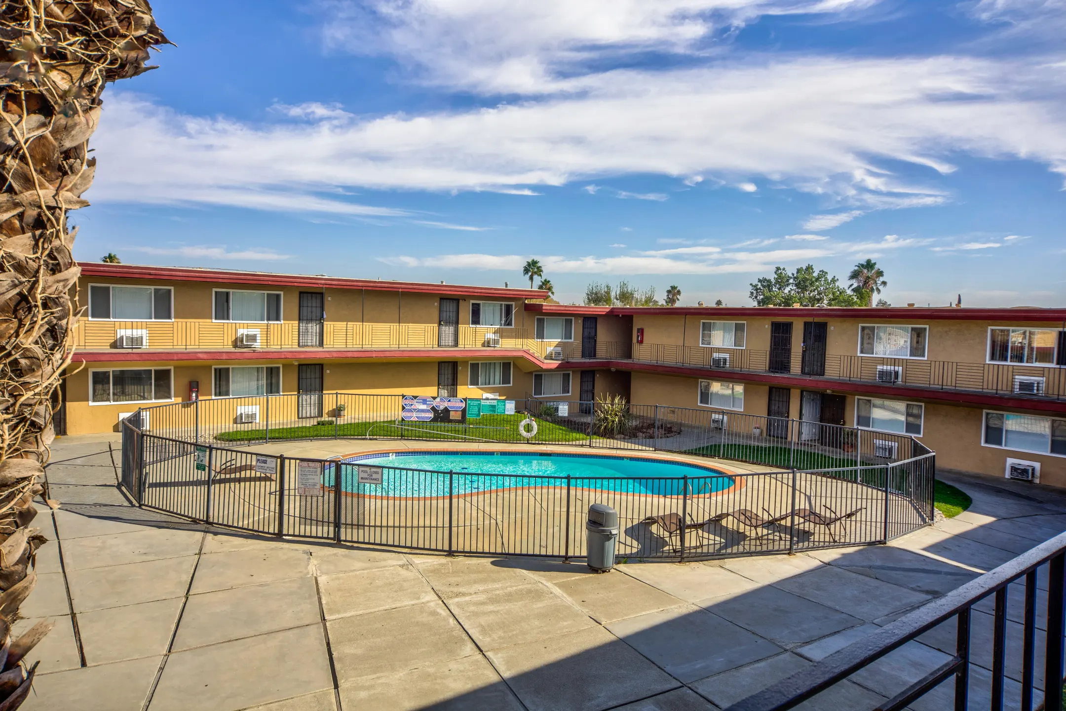 Oakridge Apartments 420 Grangnelli Avenue Antioch, CA Apartments