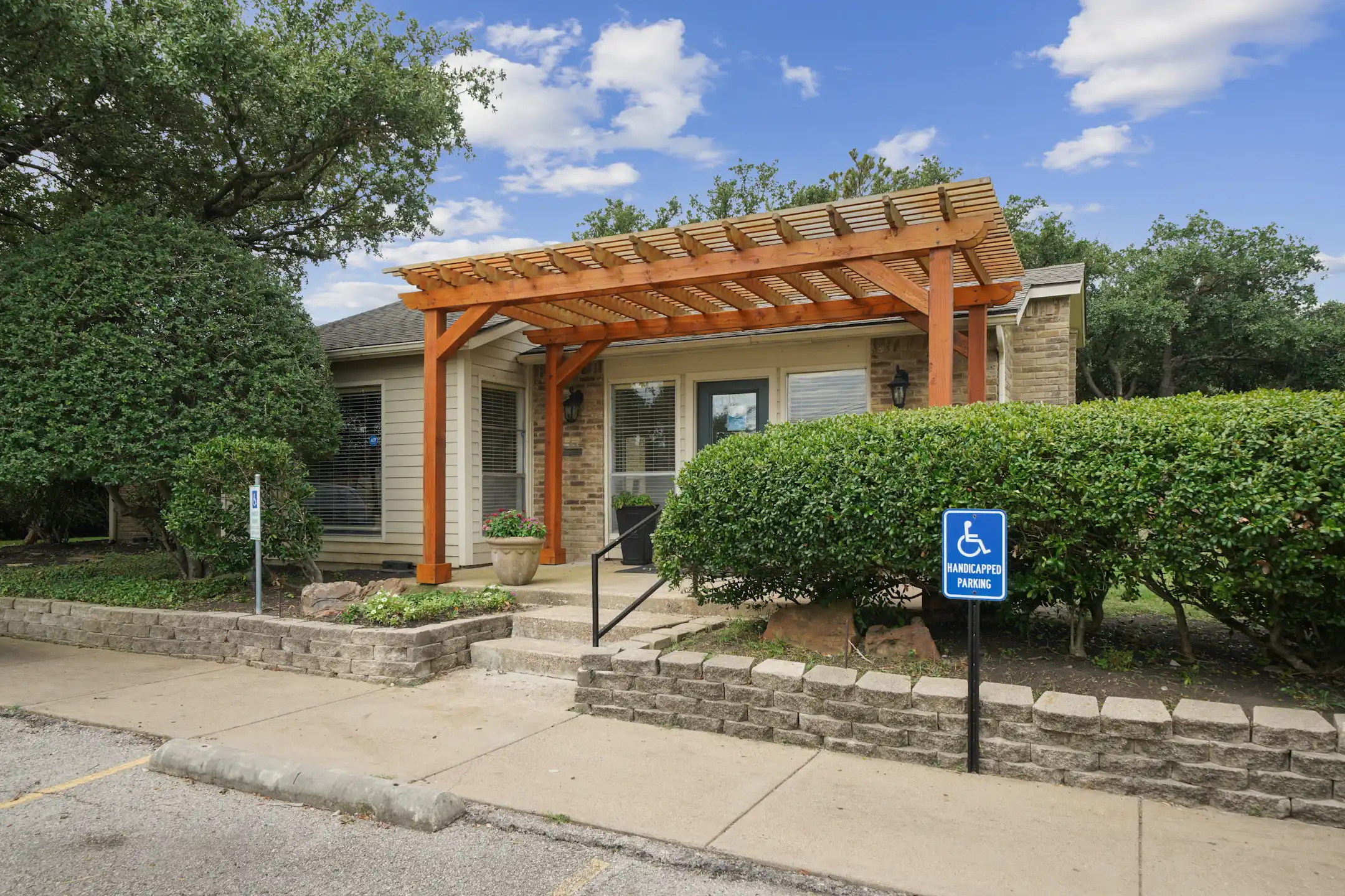 Eastbank Apartments 1410 S Goliad St Rockwall, TX Apartments for