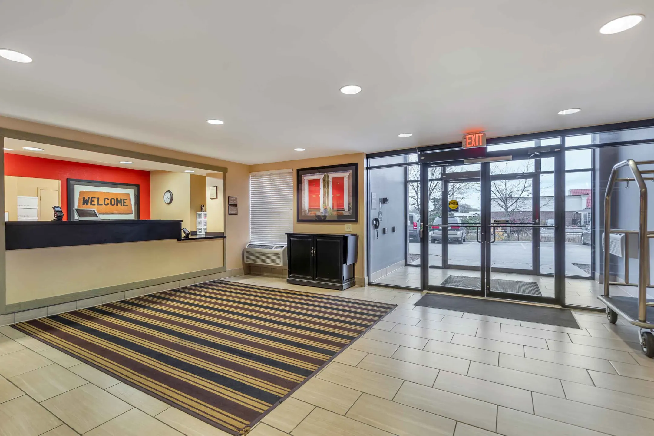 Furnished Studio Chicago Lombard Yorktown Center Apartments