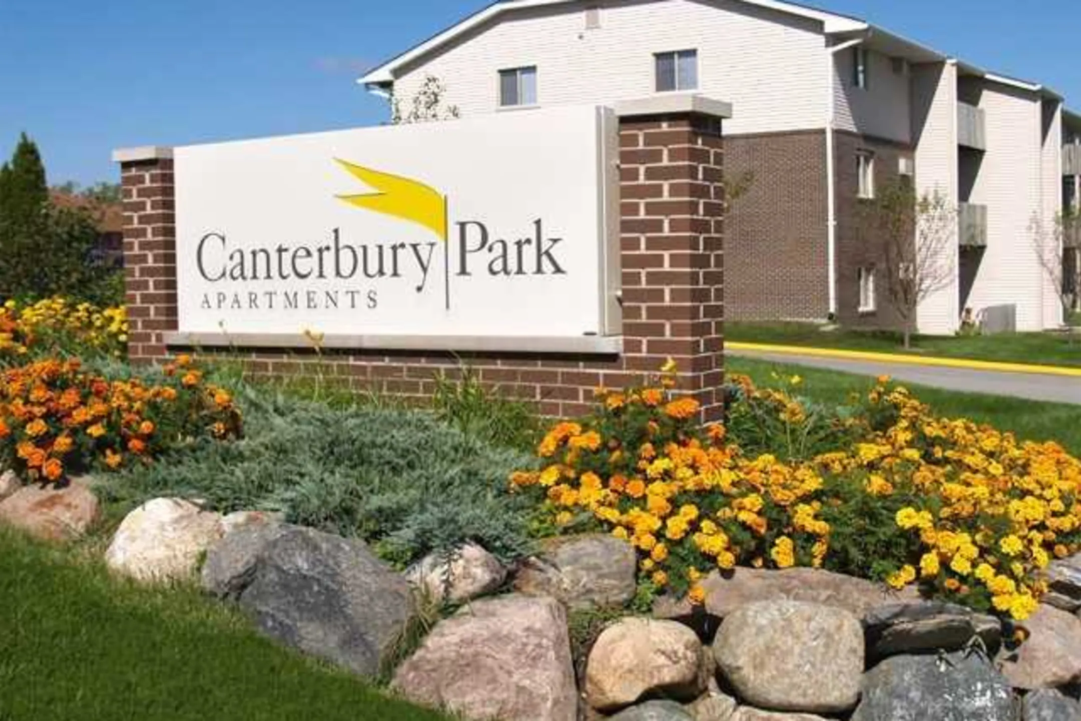 Community Signage - Canterbury Park - Pleasant Hill, IA