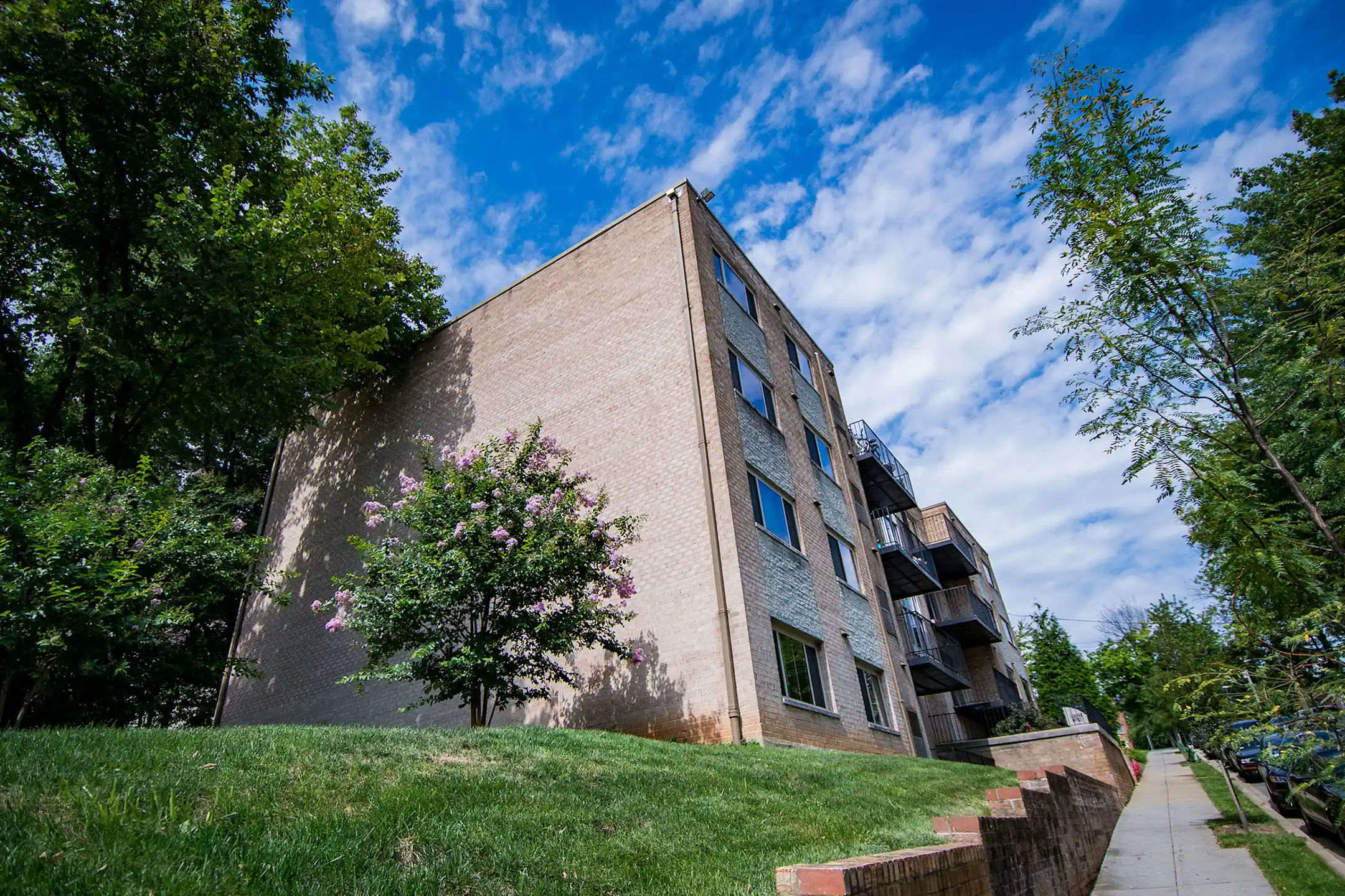 Building - Clermont Apartments - Washington, DC