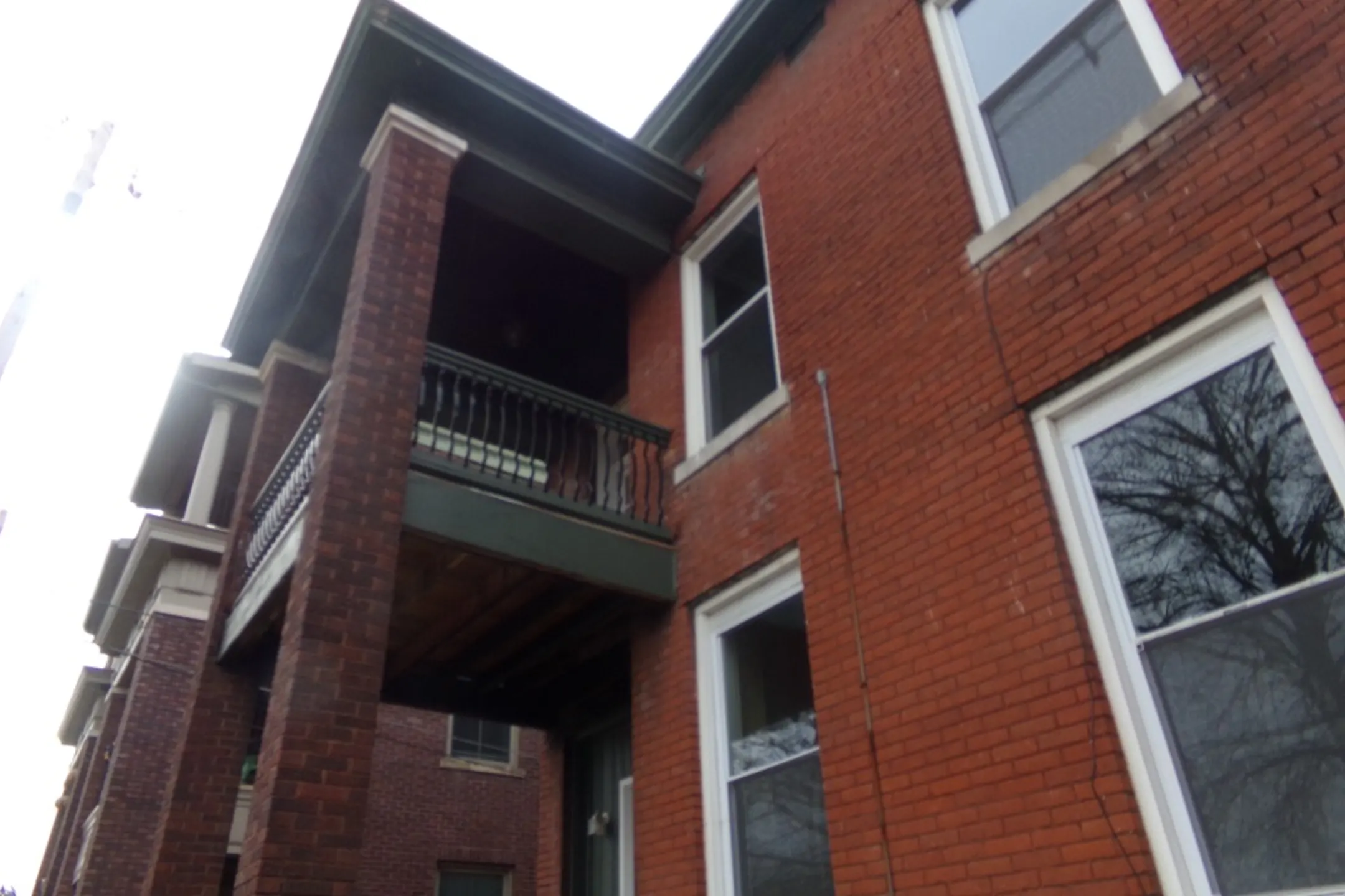 Goebel Properties 728 N. Cross Pointe Evansville, IN Apartments for