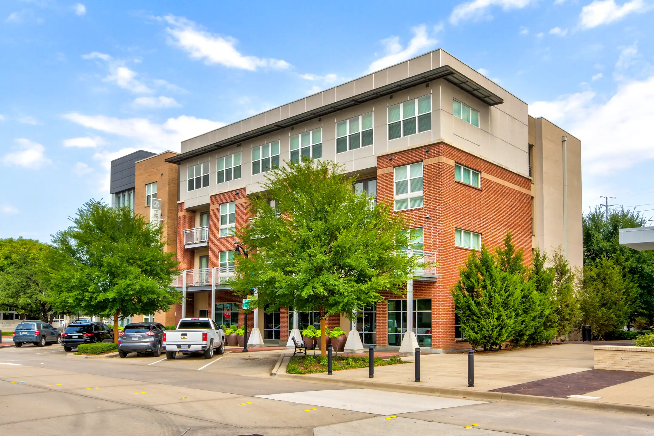 Oaks 5th Street Crossing at City Center 250 N 5th St Garland, TX