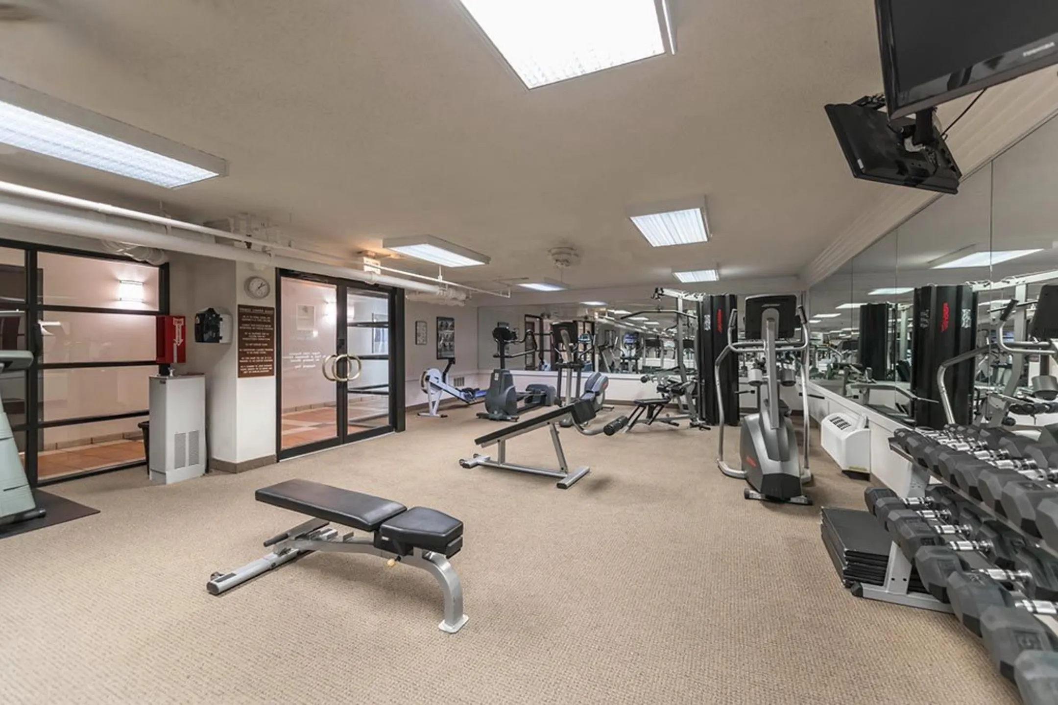 Fitness Weight Room - 65 East Scott Building - Chicago, IL