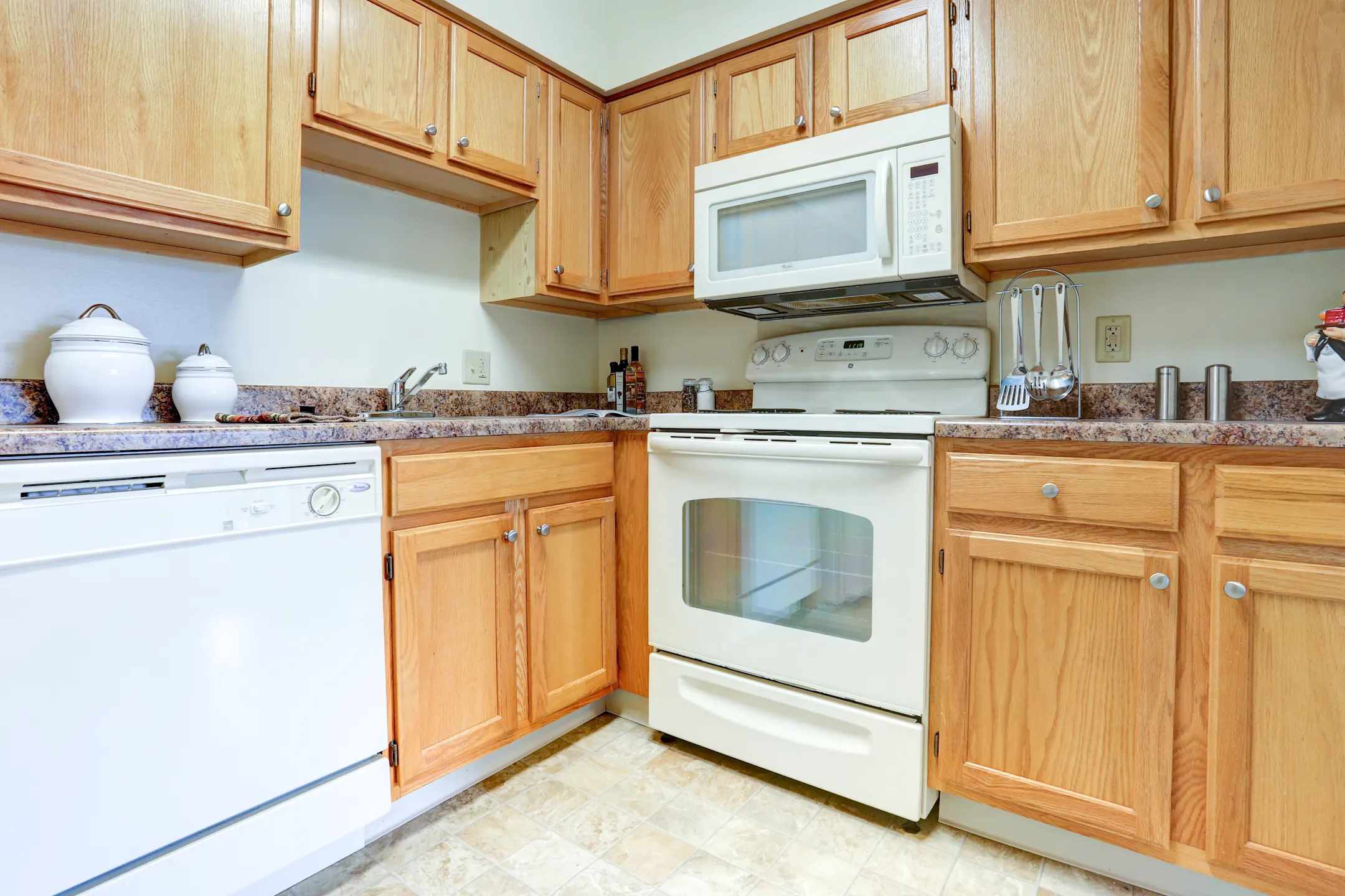 Spring Ridge Apartments Whitehall, PA 18052