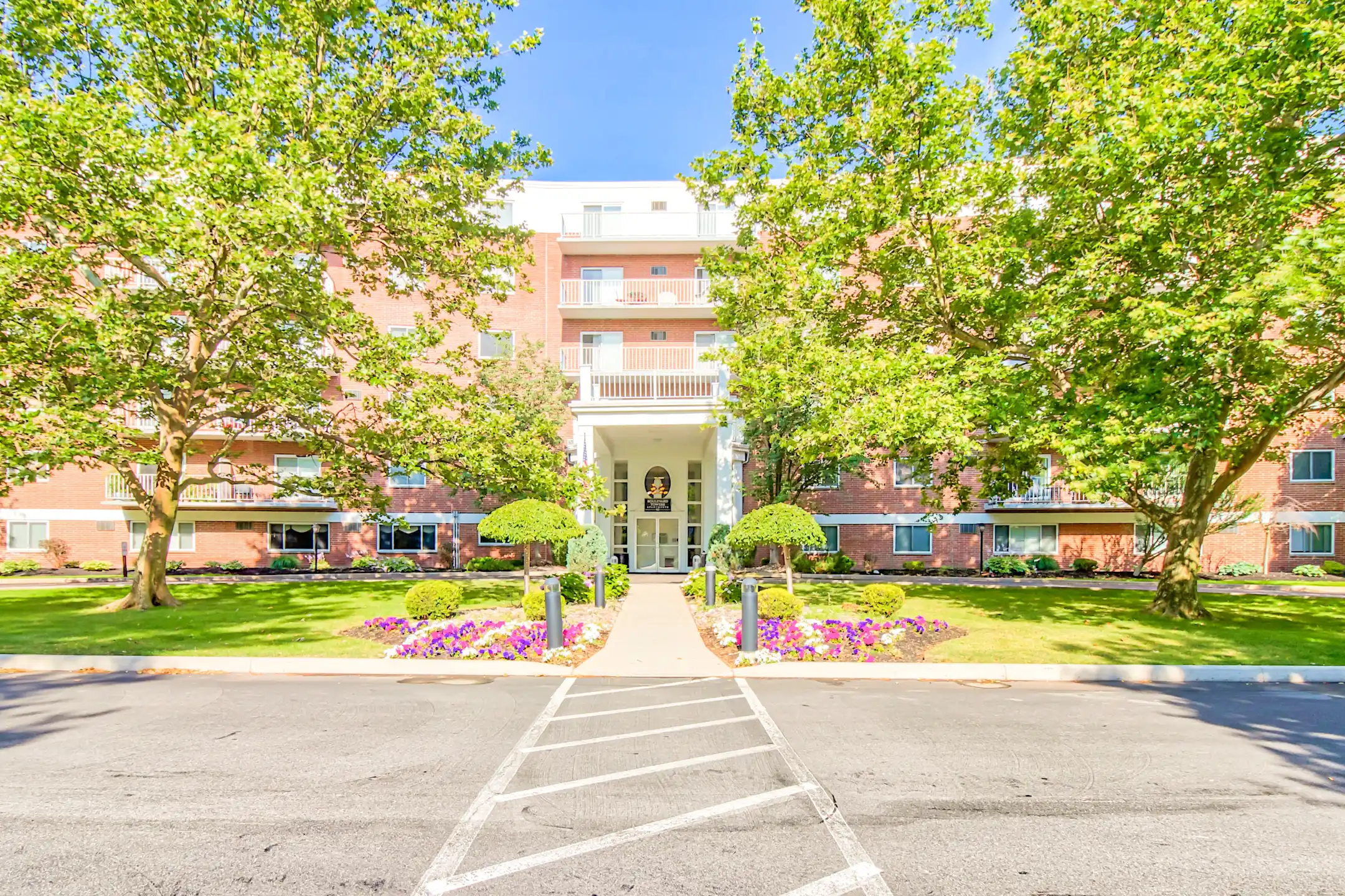 Boulevard Towers Apartments Buffalo, NY 14226