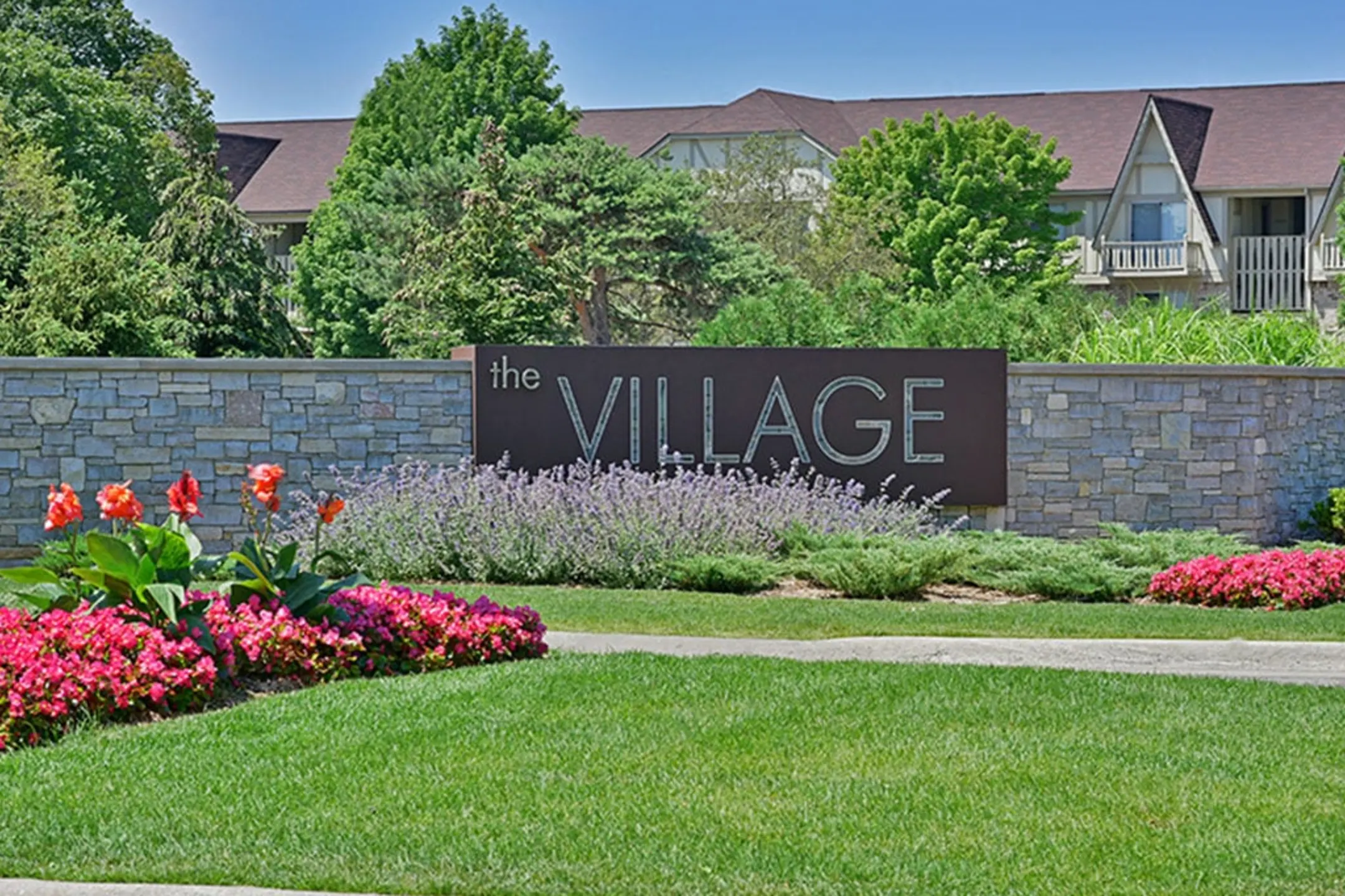 Community Signage - The Village - Wixom, MI