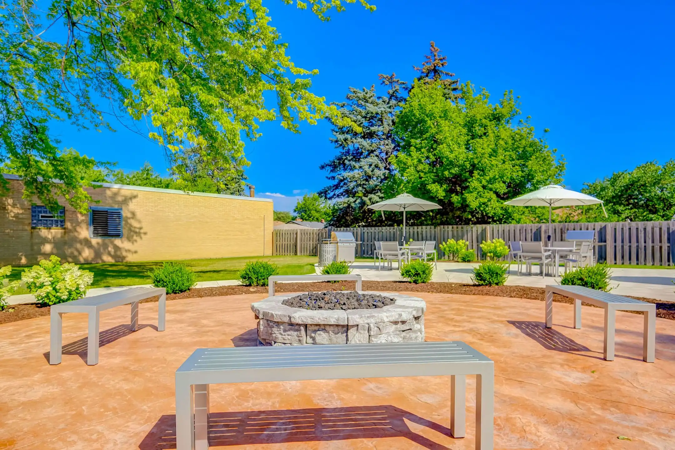 Fairview Village Apartments Fairview Park, OH 44126