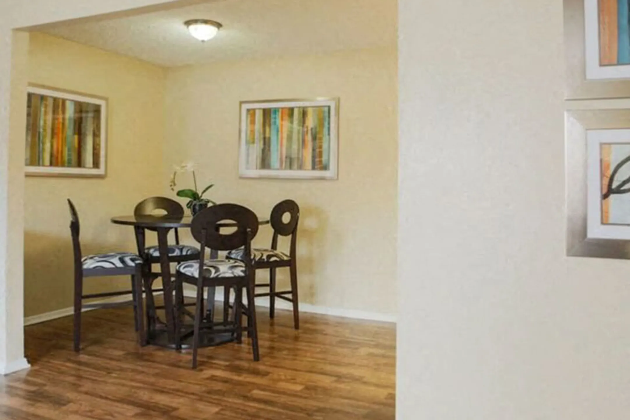 Dining Room - The Berkley Apartments - Little Rock, AR
