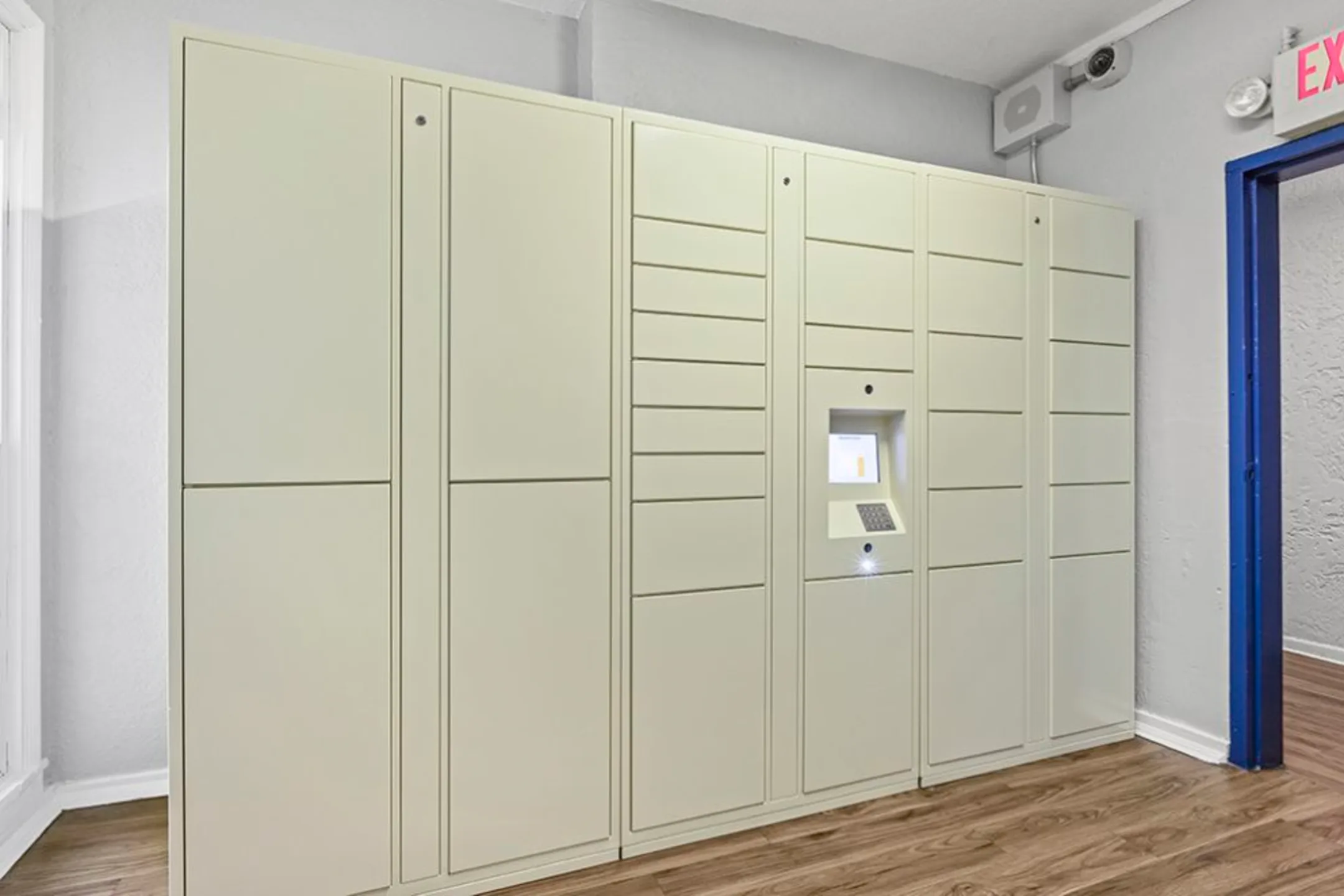 Langdon Park at Hollywood Studios Apartments Los Angeles, CA 90038