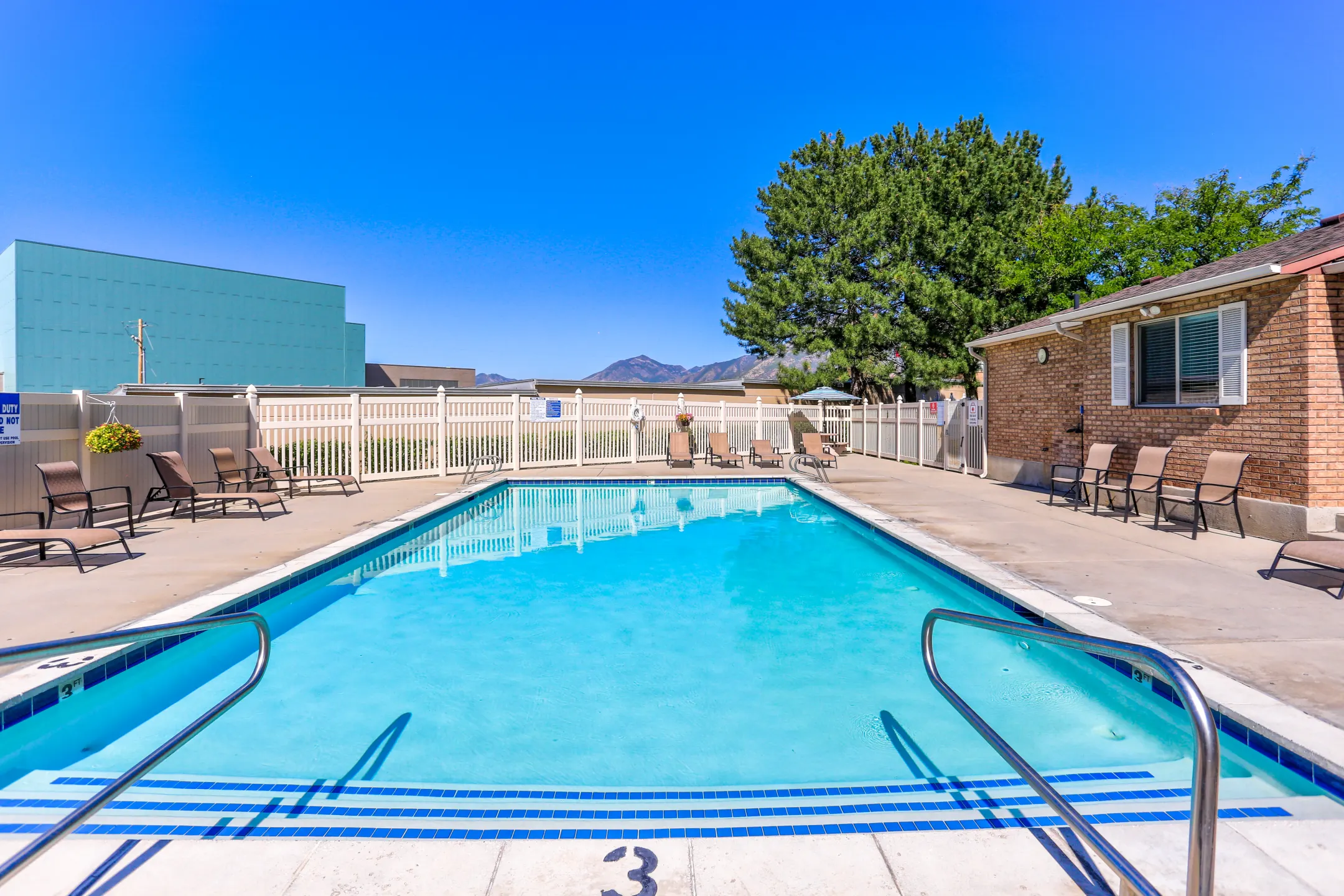 Pool - Chadds Ford - Midvale, UT
