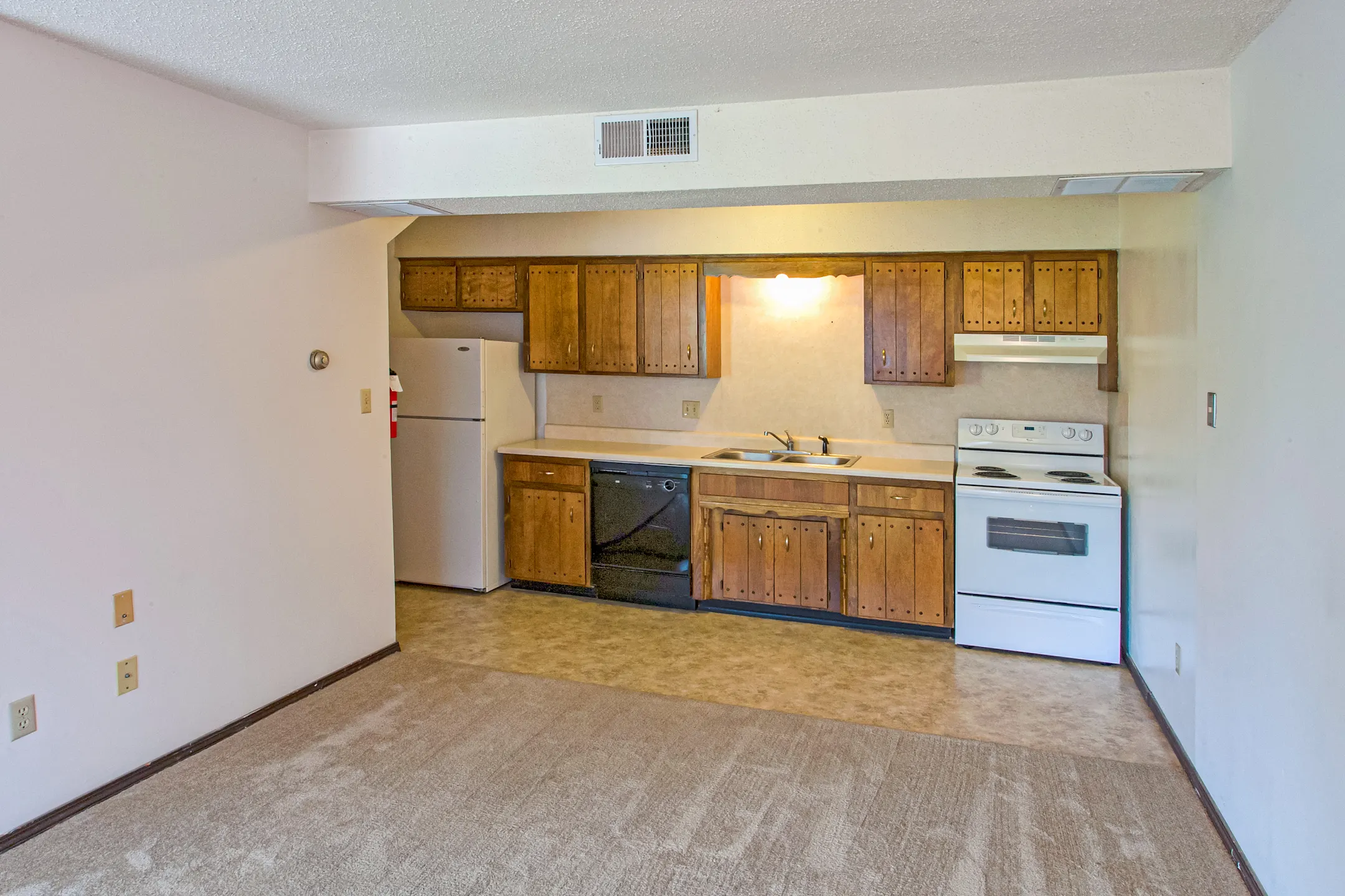 Greystone Properties 212 E Norton Rd Springfield, MO Apartments for