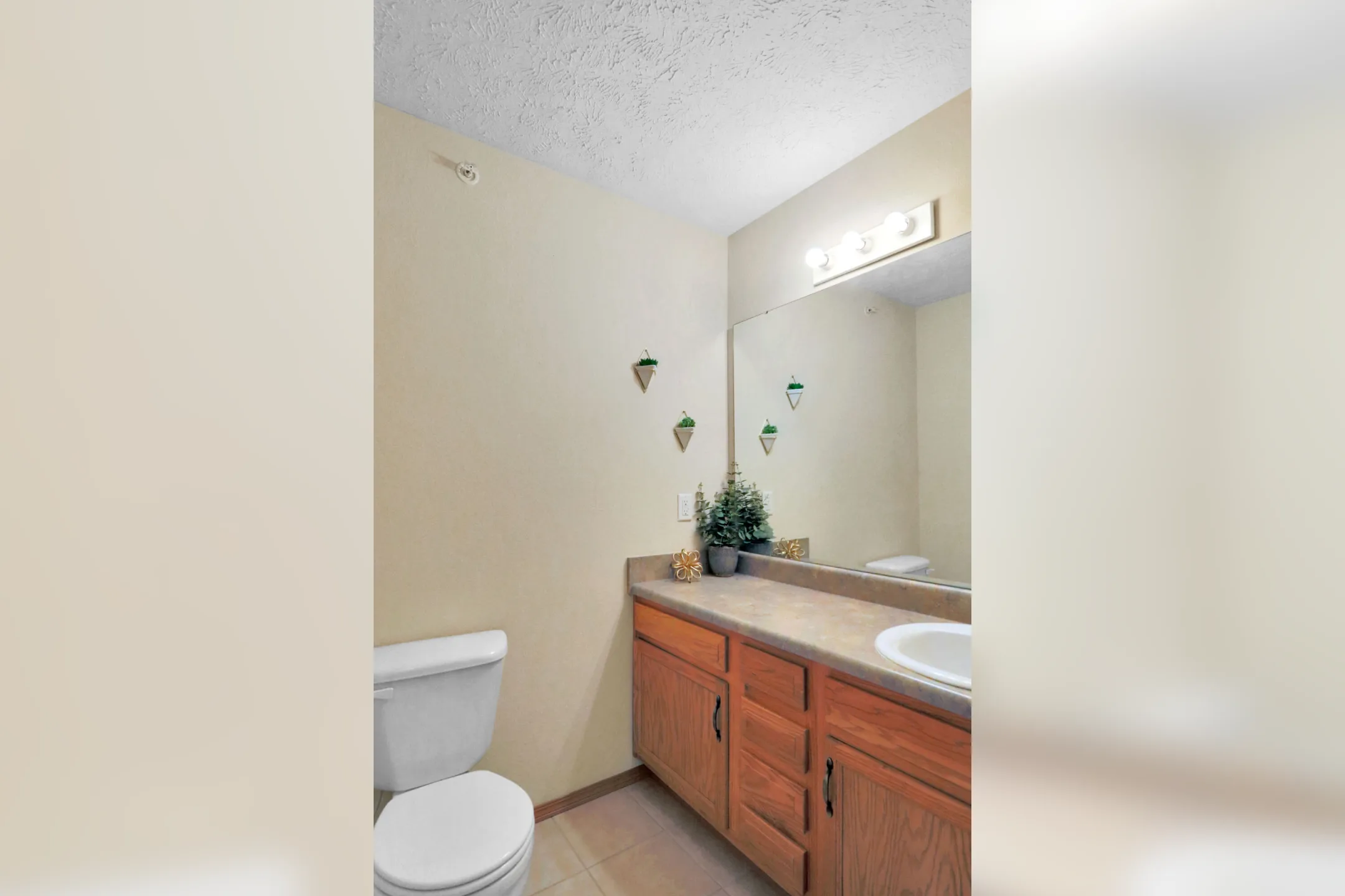 Bathroom - Old Stone Apartments - Republic, MO