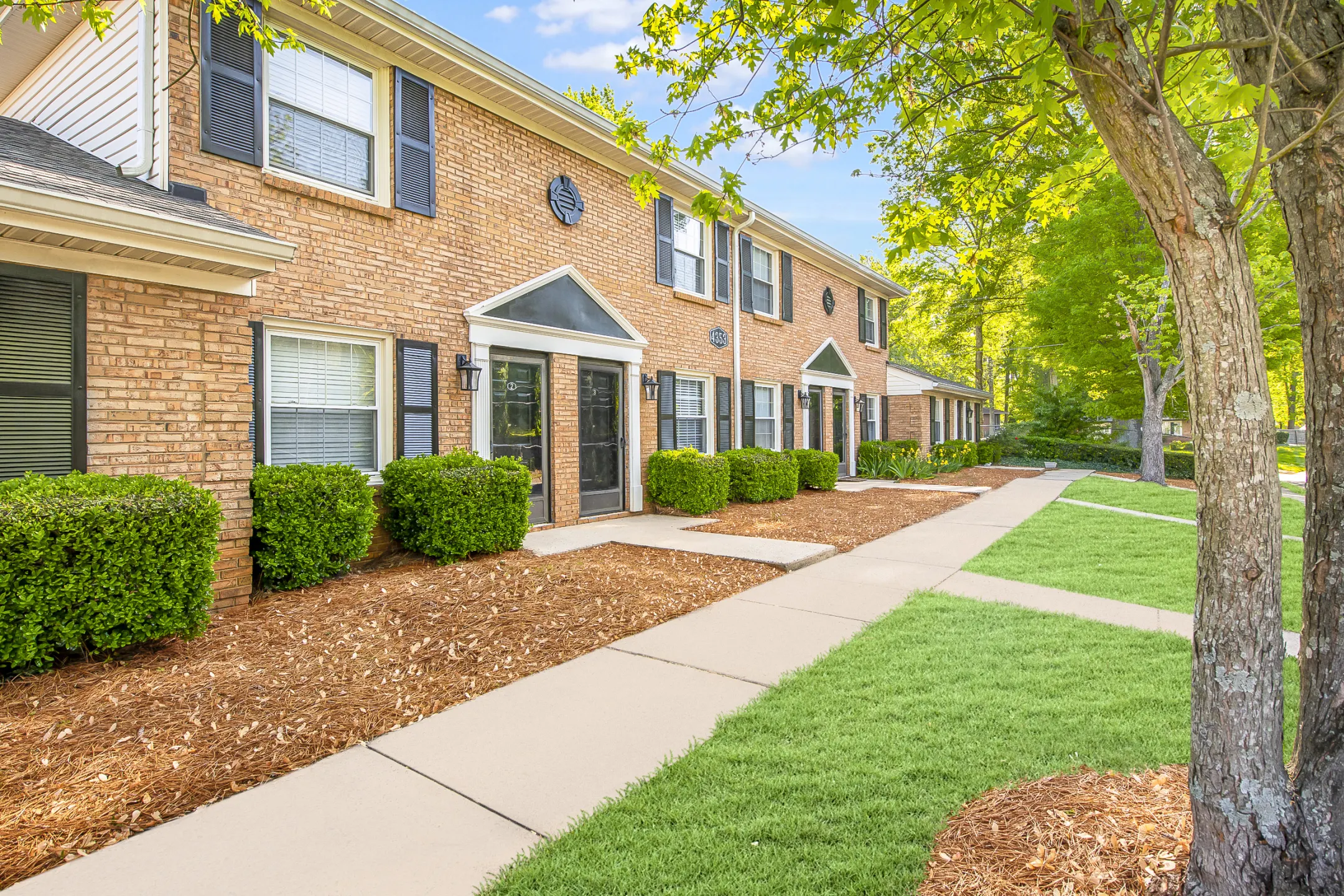 Building - Sage Pointe Apartments & Townhomes - Charlotte, NC