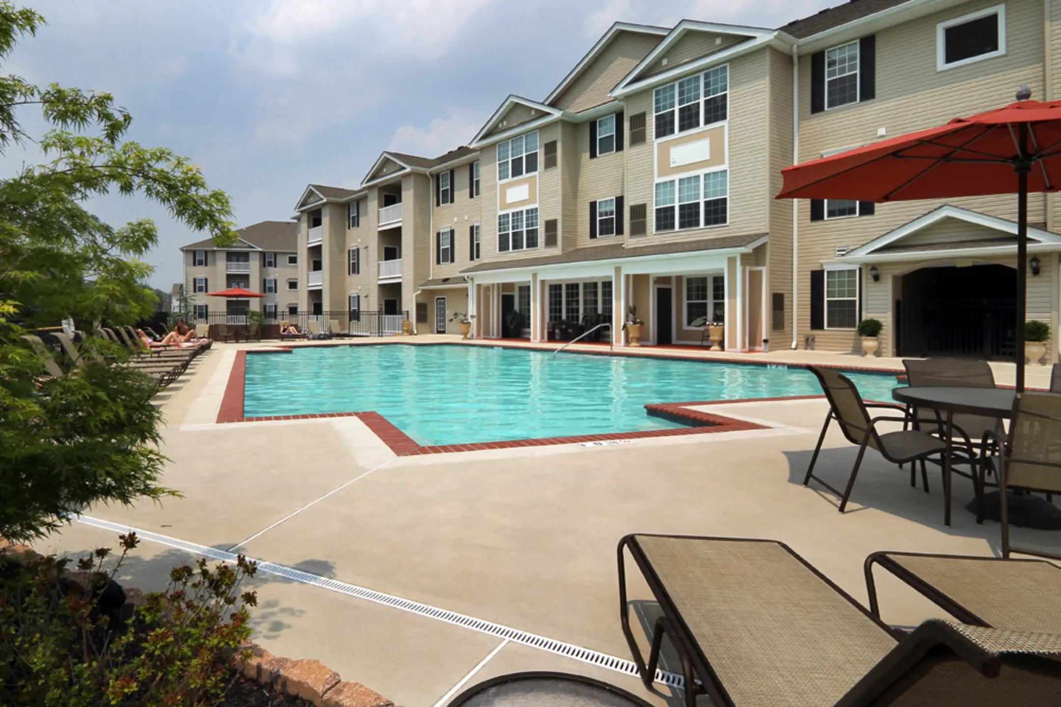 Pool - The Pointe At River Glen - Royersford, PA