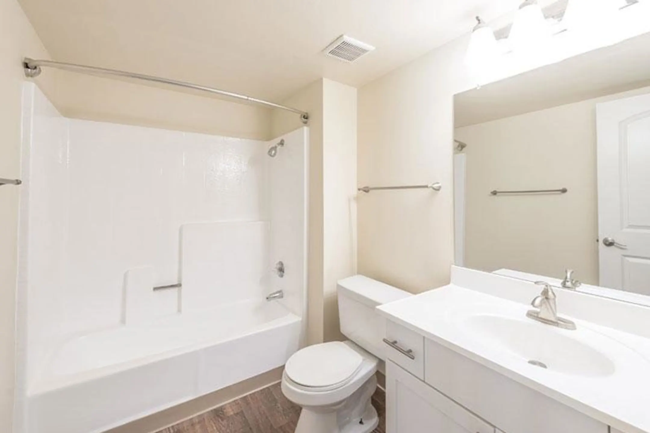 Parc Claremont Apartments 1826 W Arrow Rte Upland, CA Apartments