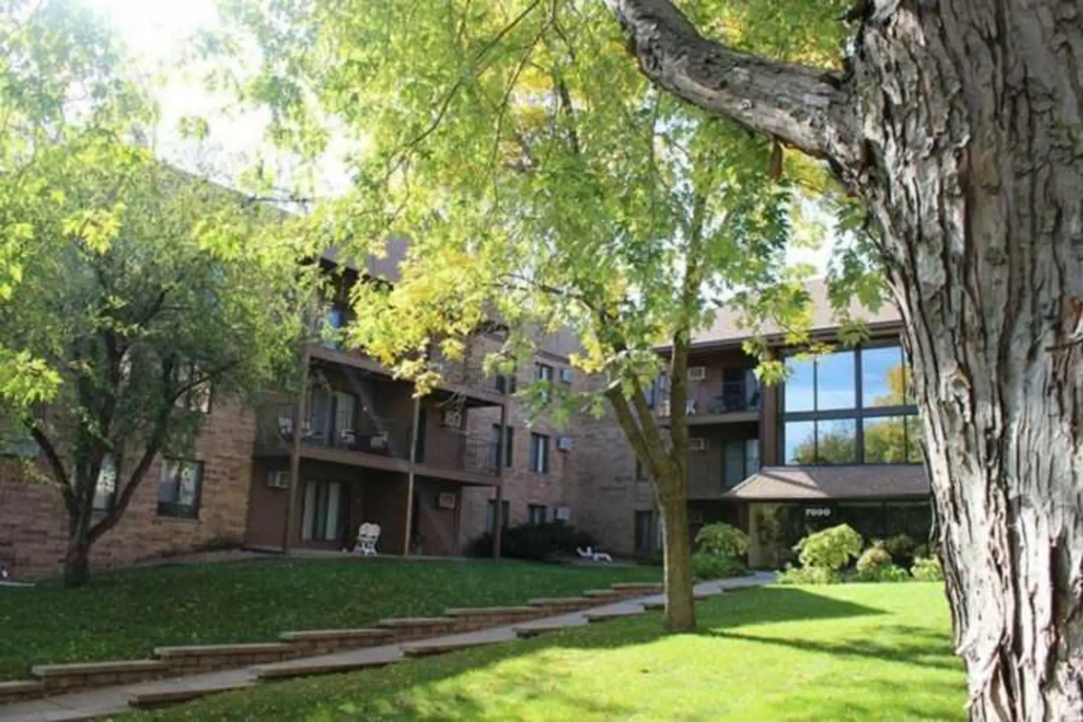 Building - Eagle Ridge Apartments - Maple Grove, MN
