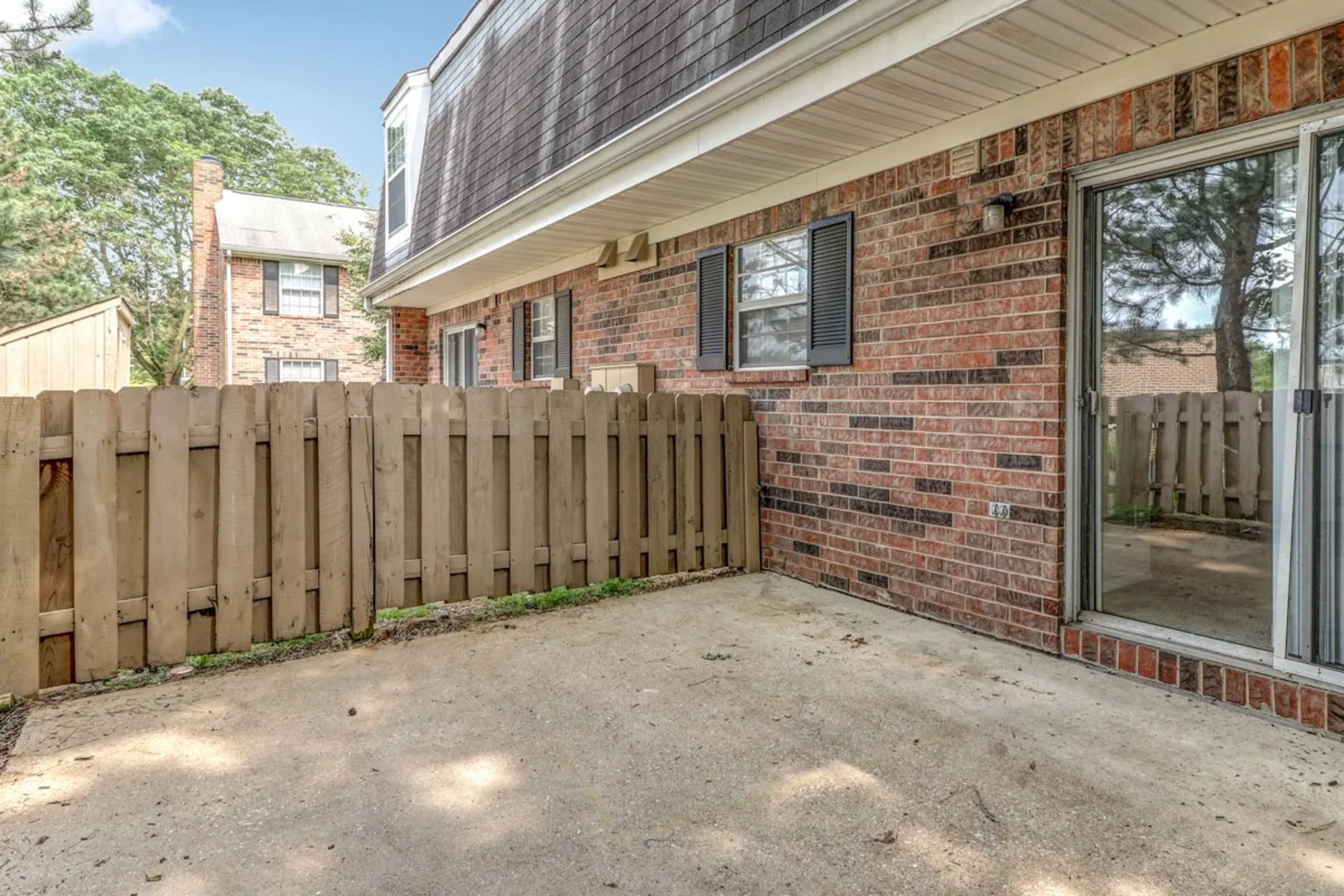 Ashley Pointe Apartments of Evansville Evansville, IN 47715