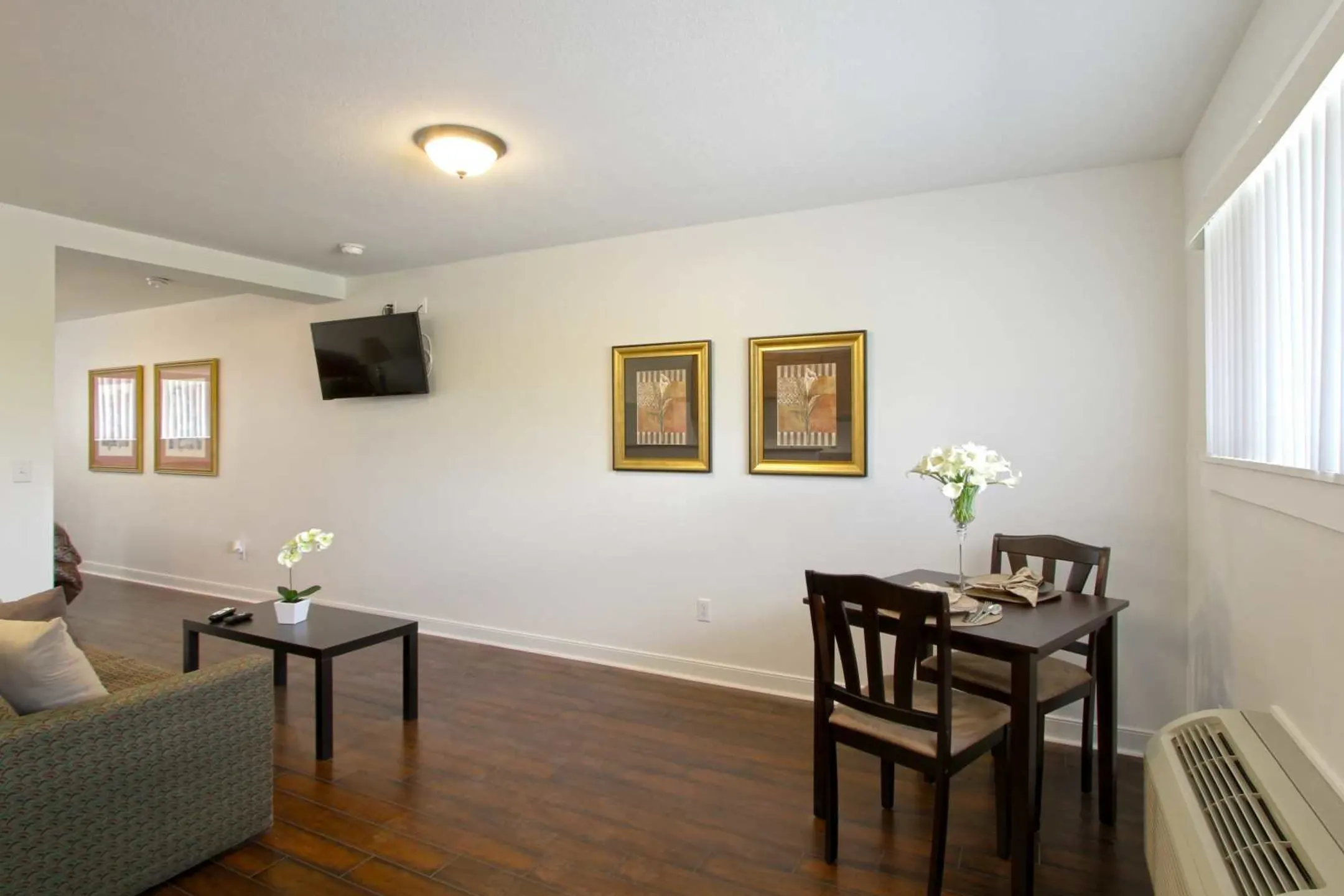 Dining Room - Woodworth Park Apartments - North Lima, OH