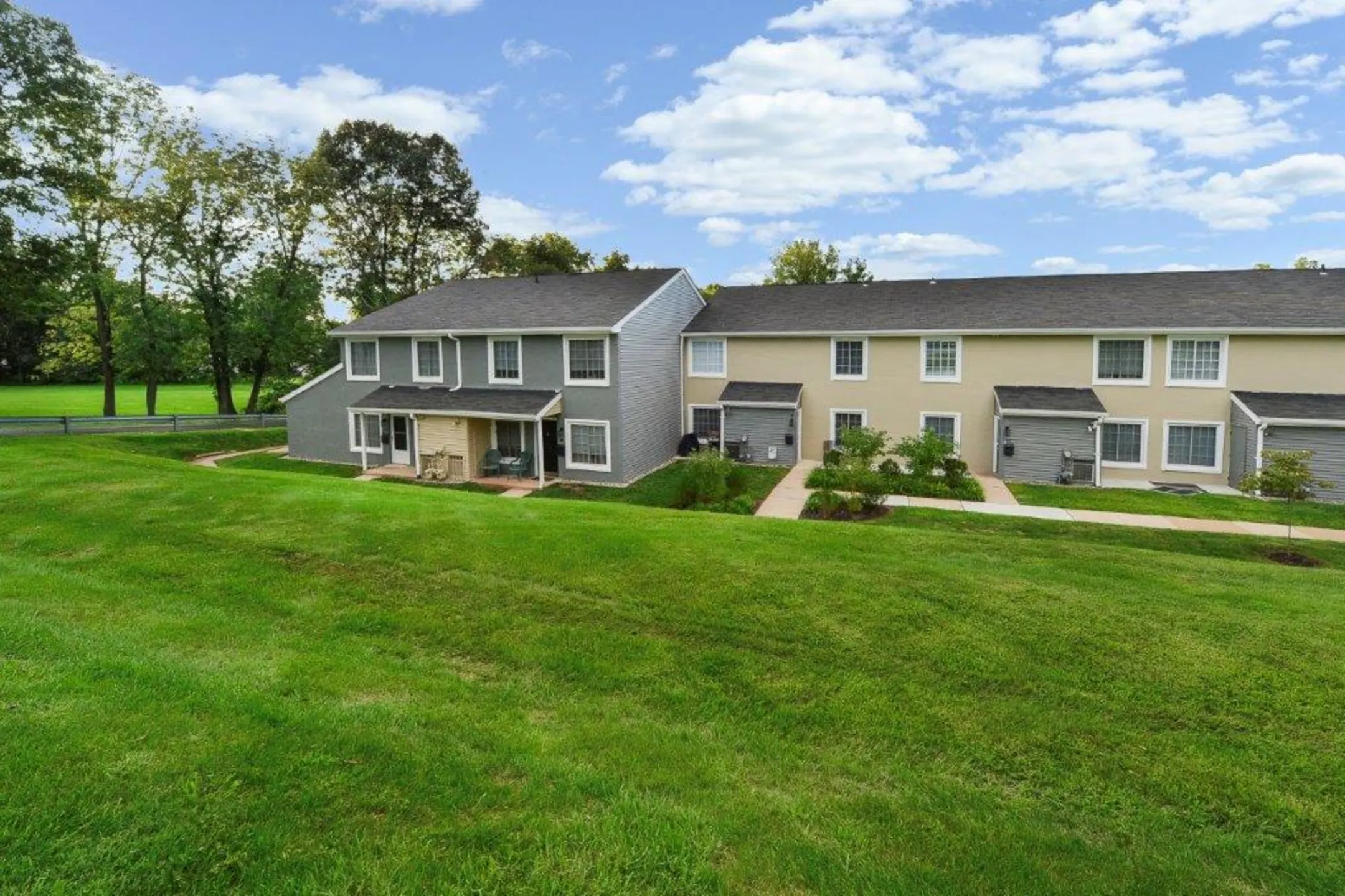 Montgomery Woods Townhomes 4 Montgomery Dr Harleysville, PA