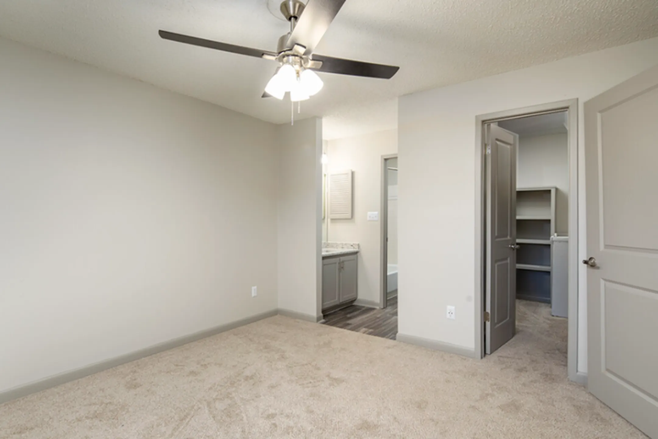 Brixworth at Bridge Street 6620 Old Madison Pike NW Huntsville, AL