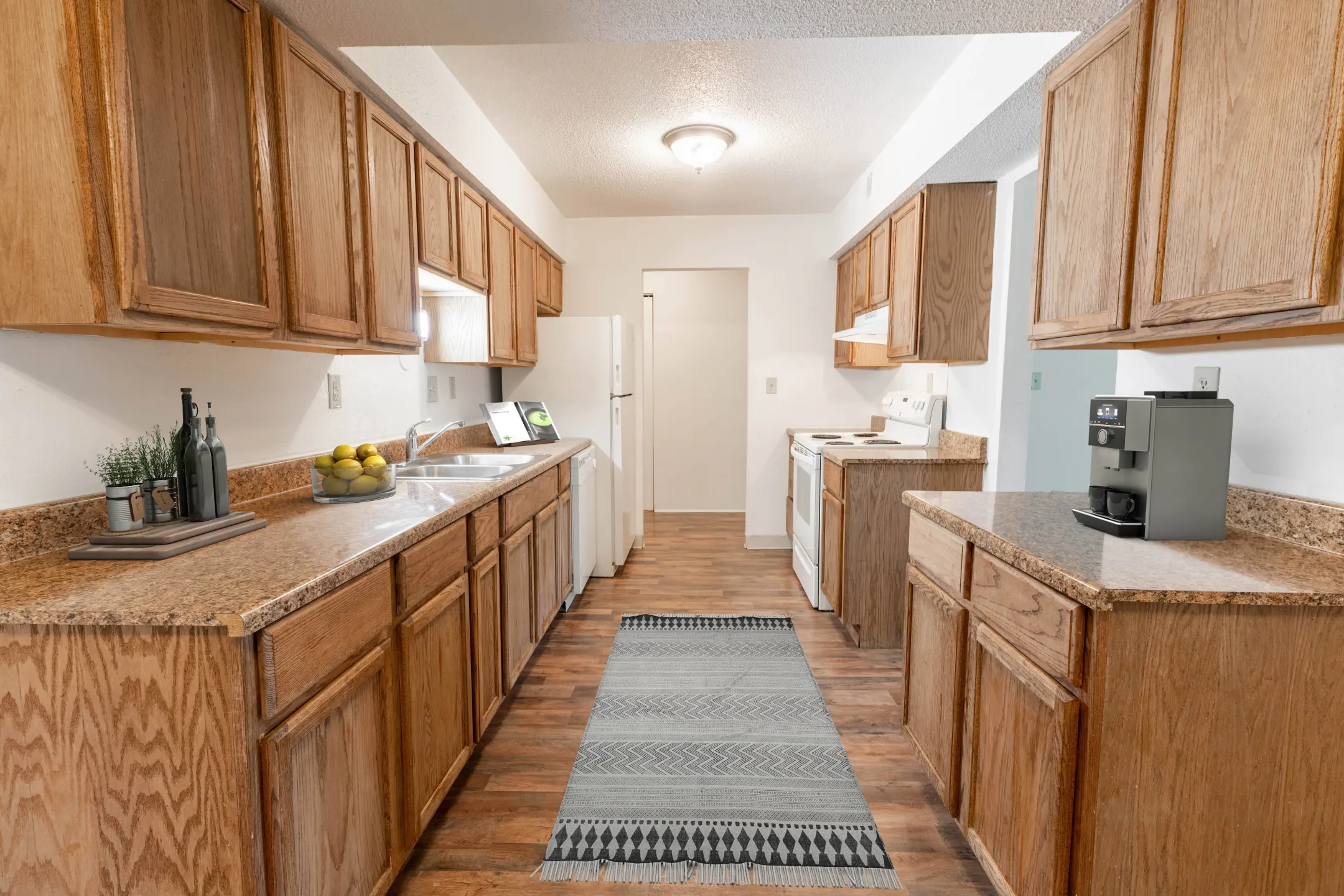 Kitchen - Candlewyck Apartments - Kalamazoo, MI