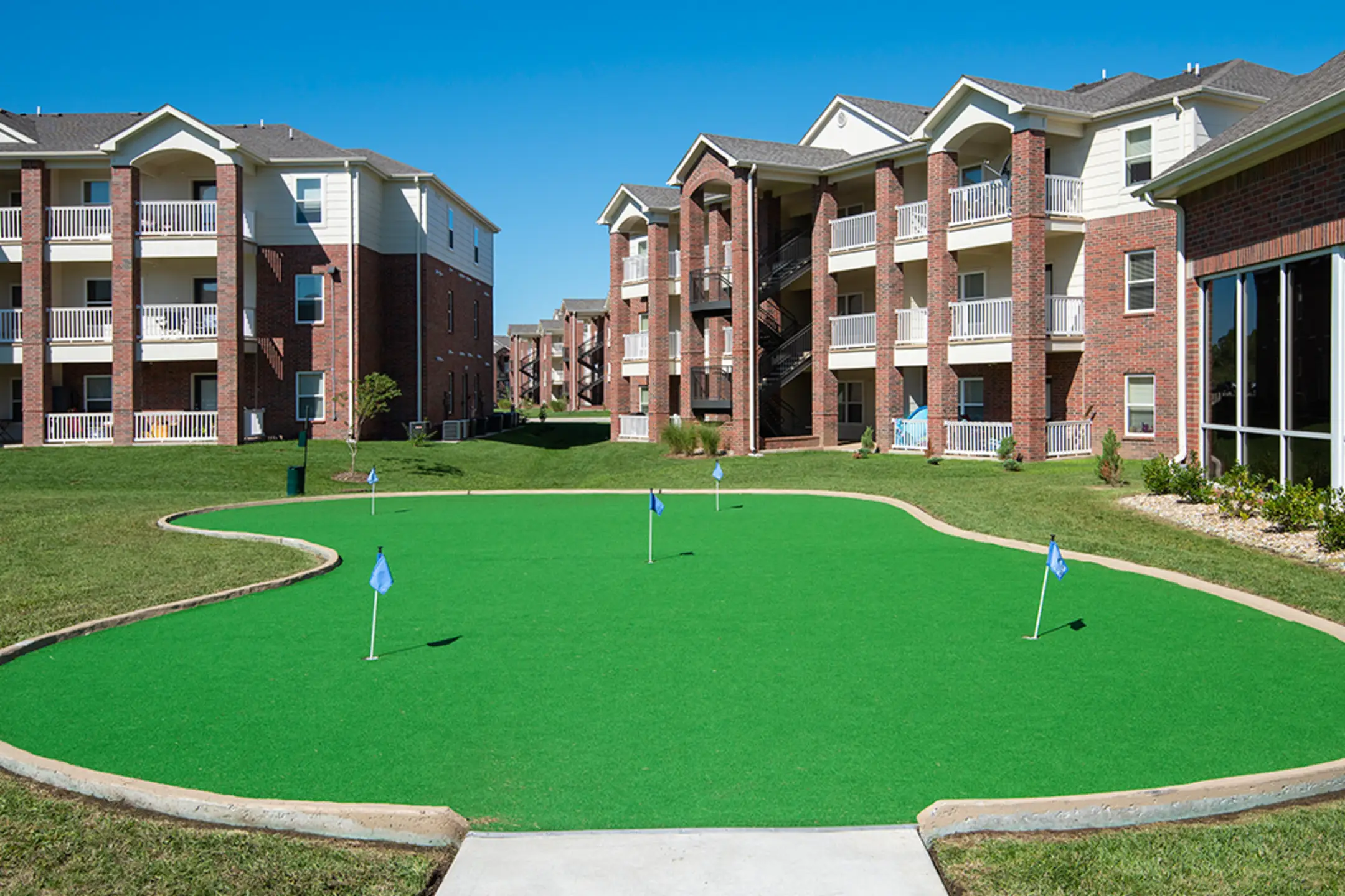 The Links at Kansas 5401 Rock Chalk Drive Lawrence, KS Apartments