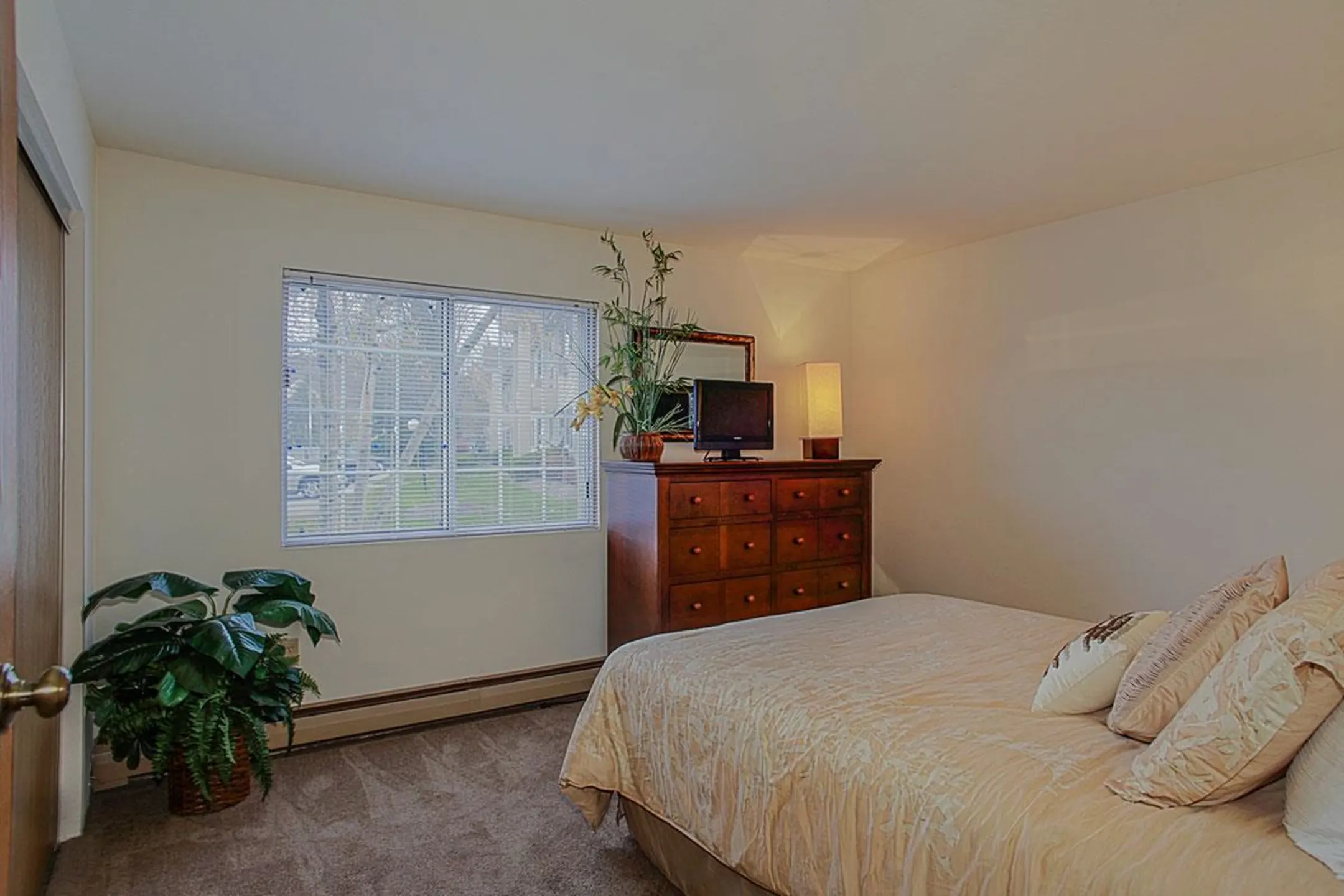 River Park Place Apartments 1014 River Park Cir W Mukwonago, WI