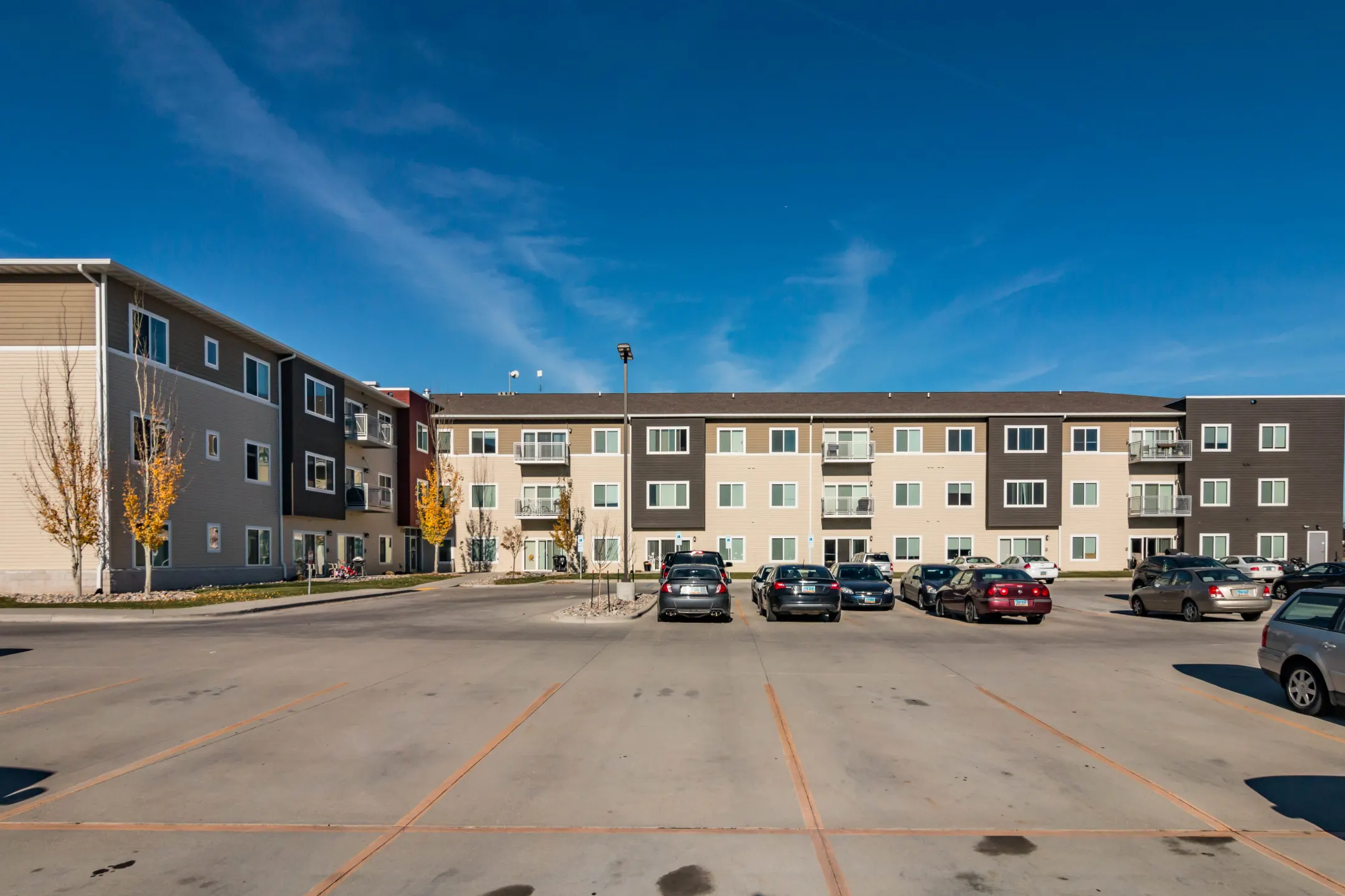 Building - Mallview Apartments - Grand Forks, ND