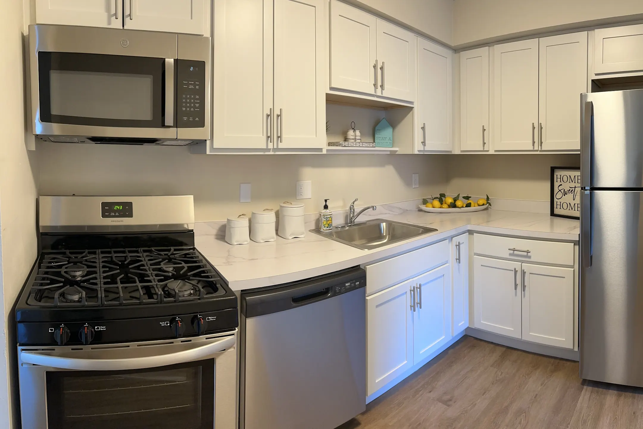 Jamestown Village Apartments 4829 Columbia Road North Olmsted, OH