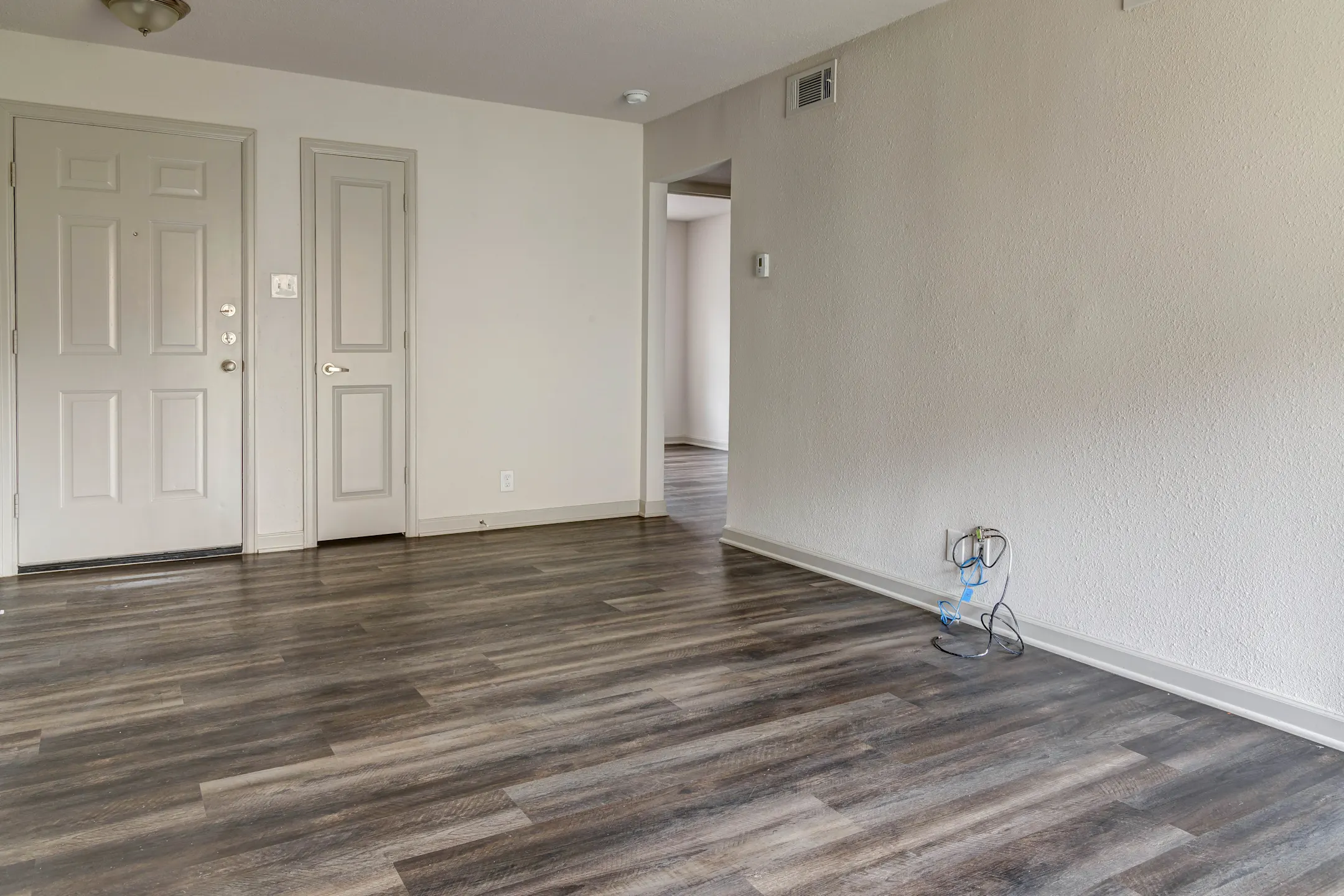 Living Room - Mosaic Apartments - Beaumont, TX
